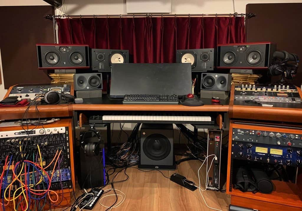 Leiki Uedaのインスタグラム：「Just trying to get things together😅 Please feel free to ask me for free trial of mastering/stem mastering! (DM me or email me at leikiueda@gmail.com)」