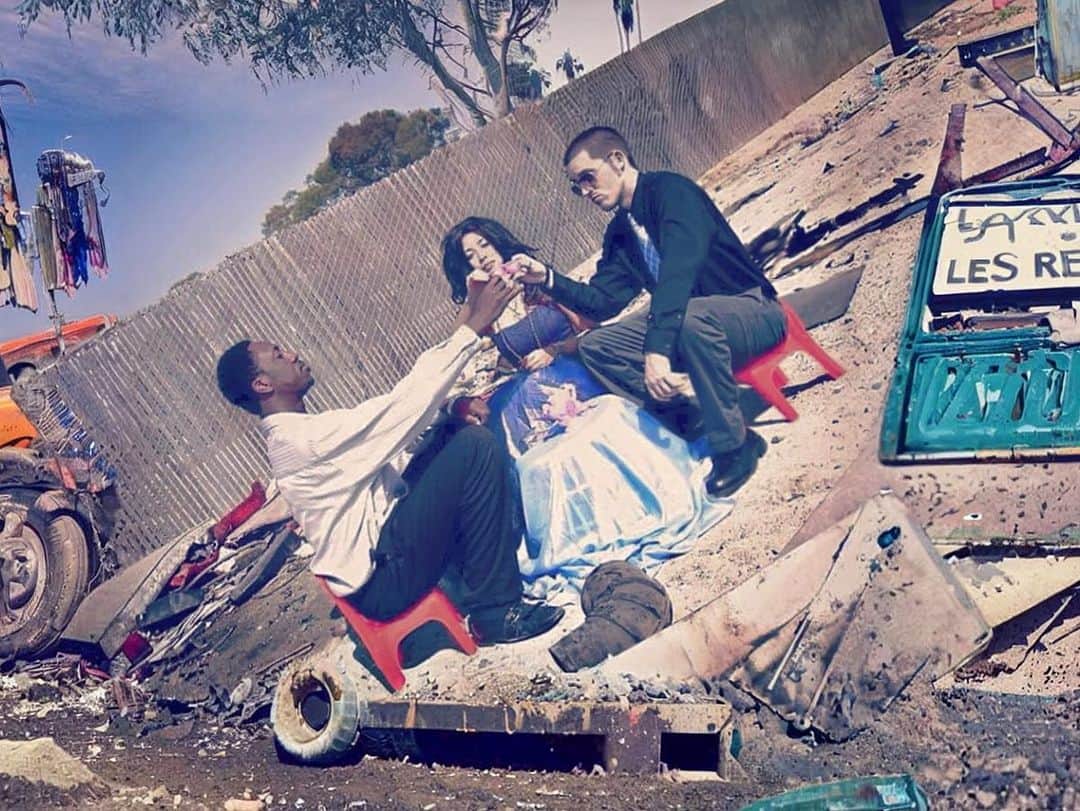 ジョシュア・デイビット・エバンスさんのインスタグラム写真 - (ジョシュア・デイビット・エバンスInstagram)「🚦PAUSE FOR A HAPPY FEEL GOOD POST🚦- We all became friends in 2003. Through the many chapters of life, one thing has always remained the same… we always root for the other two. To be back in the same place (physically and emotionally) with these two feels surreal, yet incredibly normal 💙  First Pic: We all celebrated our friend’s birthday together last week. (Dono, from my days with the Cats Pajamas!)  Second Pic: 2017. The three of us hadn’t been in the same place together in YEARS. We each had our individual friendships with @tymcb - but this was our opportunity to reconnect as our little trio.   3rd Pic: We originally all became best friends in 2003/2004 when we were in college together at The American Musical and Dramatic Academy. We formed a singing group called Braided and had a photo shoot in a junkyard near downtown Los Angeles. Pamela wanted to have a tea party. Well, she got one.   Looking forward to many more tea parties with these two for many years to come. Hold tight to those who truly see you and celebrate who you are.   Love y’all @pamelaroserodriguez @tymcb 💙🙏🏻💙」7月15日 1時44分 - joshuadtown