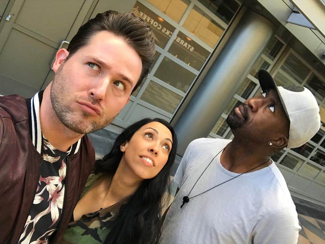 ジョシュア・デイビット・エバンスさんのインスタグラム写真 - (ジョシュア・デイビット・エバンスInstagram)「🚦PAUSE FOR A HAPPY FEEL GOOD POST🚦- We all became friends in 2003. Through the many chapters of life, one thing has always remained the same… we always root for the other two. To be back in the same place (physically and emotionally) with these two feels surreal, yet incredibly normal 💙  First Pic: We all celebrated our friend’s birthday together last week. (Dono, from my days with the Cats Pajamas!)  Second Pic: 2017. The three of us hadn’t been in the same place together in YEARS. We each had our individual friendships with @tymcb - but this was our opportunity to reconnect as our little trio.   3rd Pic: We originally all became best friends in 2003/2004 when we were in college together at The American Musical and Dramatic Academy. We formed a singing group called Braided and had a photo shoot in a junkyard near downtown Los Angeles. Pamela wanted to have a tea party. Well, she got one.   Looking forward to many more tea parties with these two for many years to come. Hold tight to those who truly see you and celebrate who you are.   Love y’all @pamelaroserodriguez @tymcb 💙🙏🏻💙」7月15日 1時44分 - joshuadtown