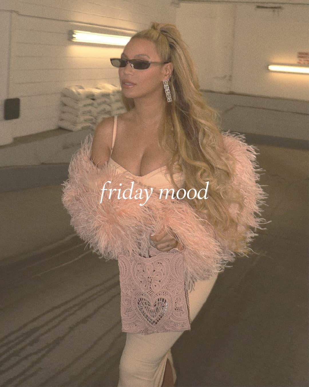 Destiny's Childさんのインスタグラム写真 - (Destiny's ChildInstagram)「Friday mood 🥂」7月15日 1時56分 - destinyschild