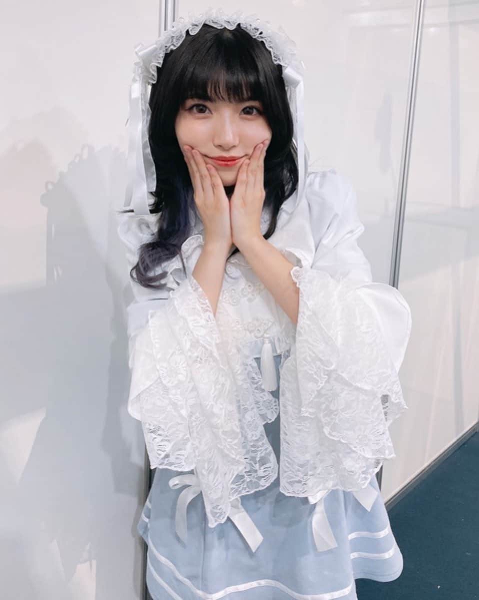 のインスタグラム：「本日のphoto&サイン会の衣装🤍  これから2日目のLIVEがんばります🎻  #animefriends #af23 #ブラジル #衣装 #天使界隈 #サブカル #サブカル女子」