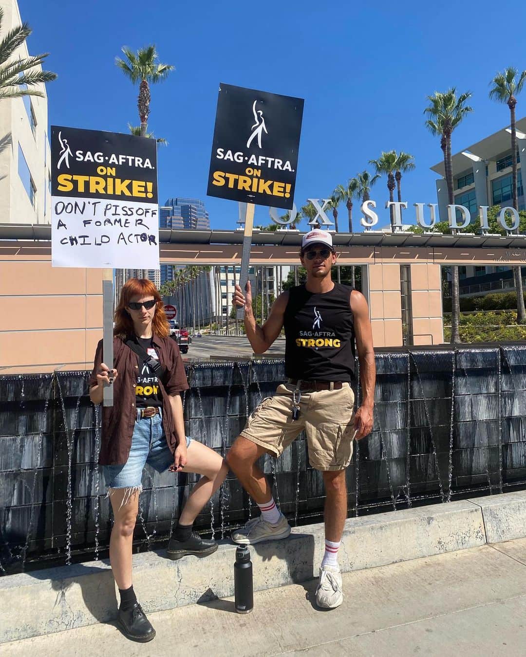 オーブリー・ピープルズのインスタグラム：「#sagaftrastrike #sagaftramember #sagaftra @sagaftra」
