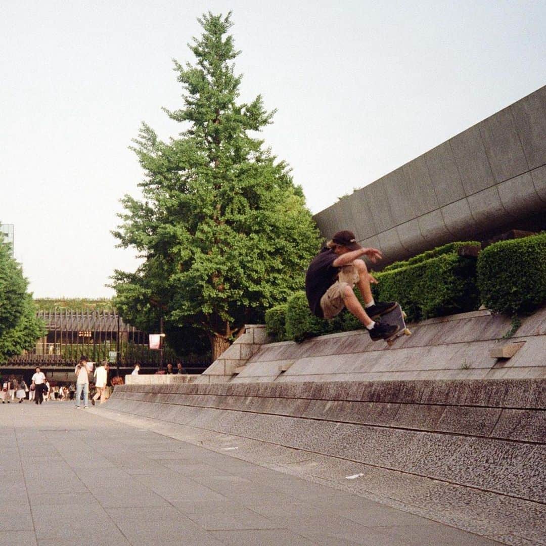 ラカイリミテッドフットウェアのインスタグラム：「Some 🎞 shot by @danielpolicelli on a recent trip to 🇯🇵  @lakaitokyo @oscdist  #Lakai」