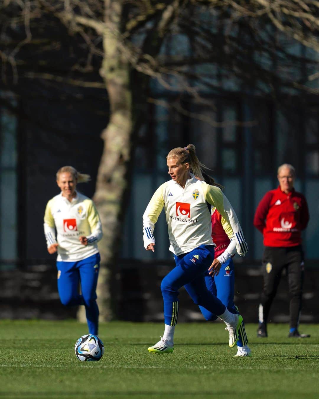 ソフィア・ヤコブソンのインスタグラム：「⚽️🏃‍♀️☀️#fifawwc」