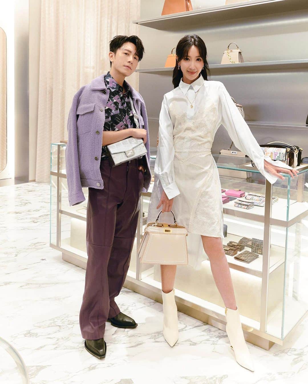ソニア・スイさんのインスタグラム写真 - (ソニア・スイInstagram)「Fendi 23 秋冬系列的二元、實用、優雅與叛逆的衝突， 🤍🩵🖤愛🖤🩵🤍  @FENDI  @weibirdmusic  #FendiFW23  Make up @backstagejimywu Hair  @joshua_fotofoto Photo @hazel_chiu」7月14日 17時59分 - suitangtang