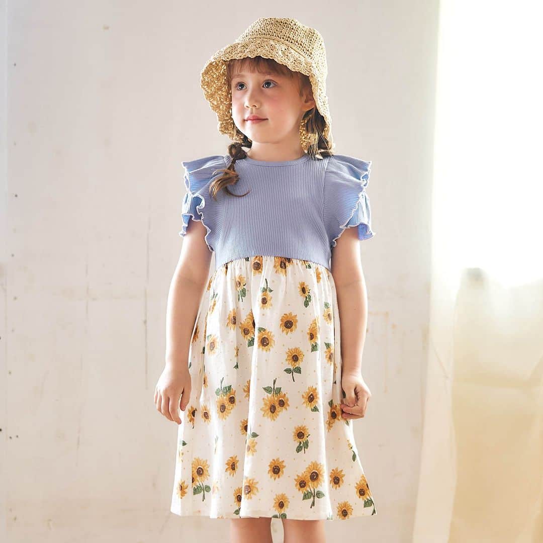 エフオーオンラインストア 子供服さんのインスタグラム写真 - (エフオーオンラインストア 子供服Instagram)「＼おすすめセール商品のご紹介🎉／　MAX５０％OFFサマーセール開催中✨ 今すぐ使えるアイテムがセール価格に！！  そして！今ならタイムセールも実施中🤭 セール商品がさらにお得にゲットできます！  さらに！対象商品3点以上でさらに10％OFFに⭐  --------------------- タイムセール、3点10％OFFのイベントはどちらも 【7/19(水)12：59まで】 ---------------------  まだまだ使えるアイテムばかり🌈 のサマーセールをお見逃しなく！  ======================= 商品詳細や価格は ショッピングタグからご覧いただけます★ =======================  #foonline #BREEZE #ブリーズ #apreslescours #アプレレクール #子供服 #こどもふく #ベビー服 #キッズ服 #キッズコーデ #女の子コーデ #男の子コーデ #ベビーコーデ #おしゃれキッズ #おしゃれキッズと繋がりたい #リンクコーデ #キッズSALE #キッズセール　#子供服セール #子供服SALE #キッズTシャツ #キッズワンピース #キッズボトム」7月14日 18時00分 - foonline
