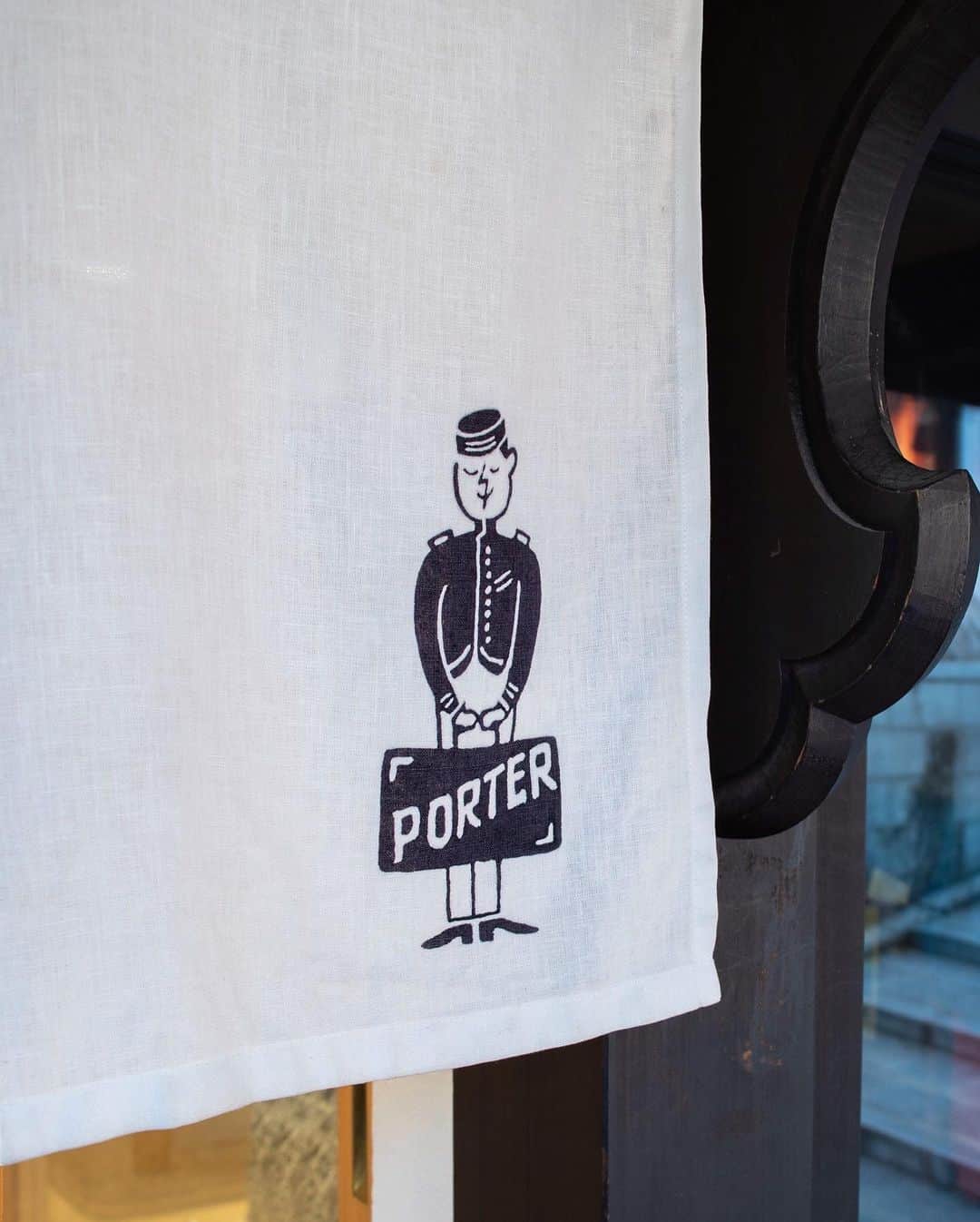 PORTER STANDさんのインスタグラム写真 - (PORTER STANDInstagram)「⁡ PORTER STAND KYOTO ⁡ Located on Sannenzaka Street leading to Kiyomizu Temple, one of Kyoto's most popular sightseeing spots, the shop's interior is calm and relaxing space made of natural materials that have been used in Japan since ancient times, as if to accompany the scenery. ⁡ You can feel the taste of Kiyomizu and the passage of the seasons at the shop. ⁡ 【PORTER STAND KYOTO】 Address：2-222 Kiyomizu Higashiyama Kyoto Business hours：10:00～18:00 TEL：075-541-0222 ⁡ #yoshidakaban #porter #luggagelabel #potr #yoshida #porteryoshida #porterstand #shinjuku #shinagawa #kyoto #madeinjapan #japan #sannenzaka #kiyomizudera #kiyomizutemple #japantravel #japantrip #japanstreet #kyototravel #kyototrip #kyotostreet #discoveryourkyoto」7月14日 18時10分 - porter_stand