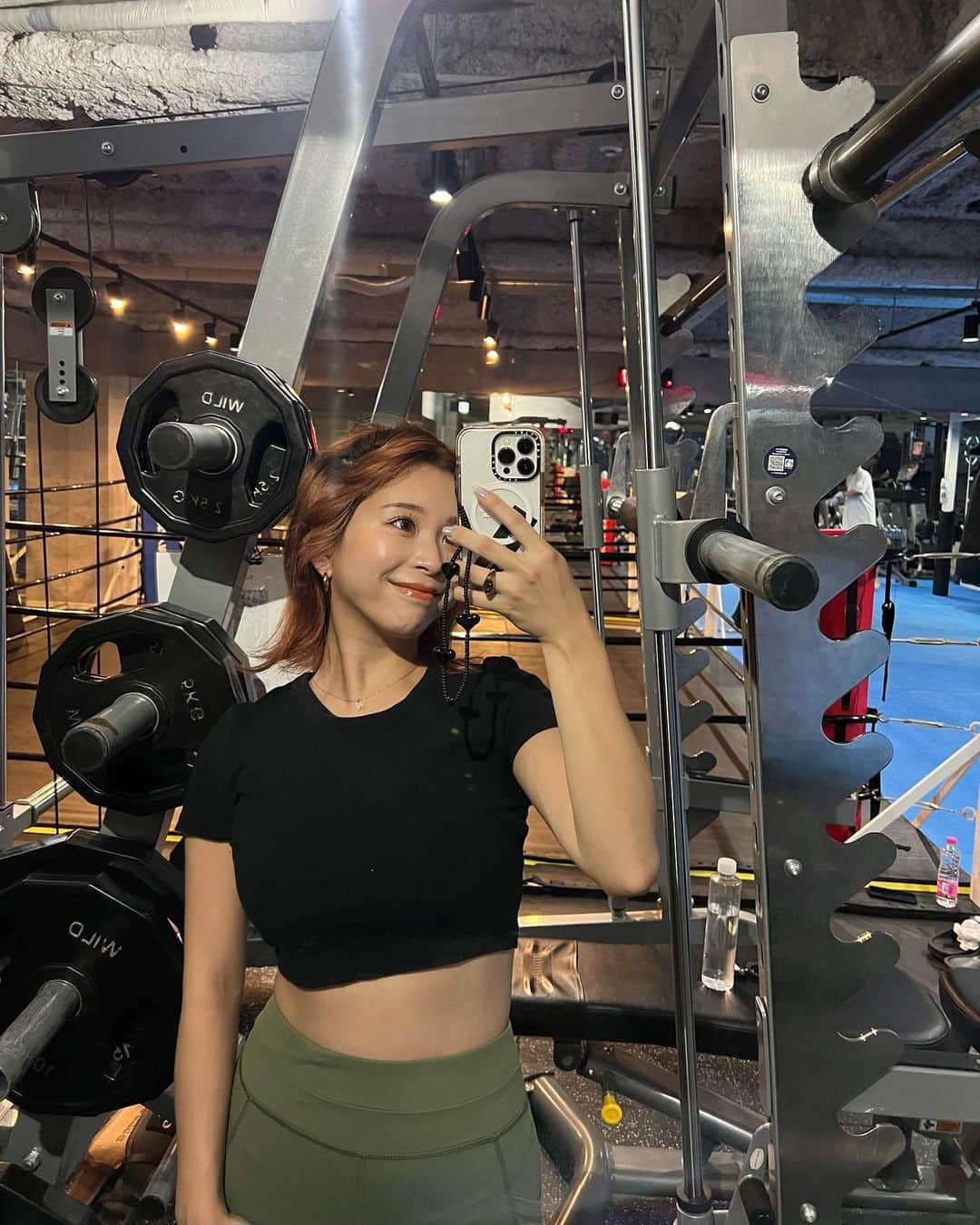 ヒロタナギサのインスタグラム：「_  最近始めたキックボクシング🥊 @white_fitness1210   トレーニングも一緒にできるジムで 毎回1時間気づけば汗だっくだく☺️💦笑」