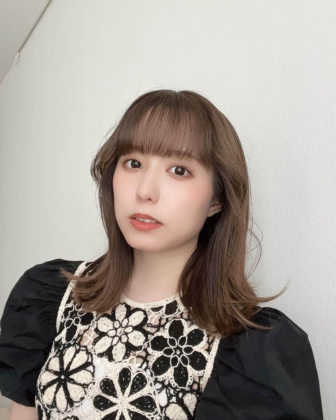 前田美里のインスタグラム：「今日は打ち合わせでした。本当に素晴らしい素敵な〇〇でした。皆さんにお知らせ出来るまであともう少し…！お楽しみ！ . . #自撮り #セルフィー #グラビア #低身長 # #ZARA #ファインダー越しの私の世界 #被写体 #写真好きな人と繋がりたい #アッシュカラー #写真 #櫻坂46 #日向坂46 #ヲタク  #フォロー #フォロワー募集中  #japanesegirl #follow #followme #좋아요 #팔로우미 #팔로미 #오오티디 #gravure #portrait #fashion #photooftheday #like4like」