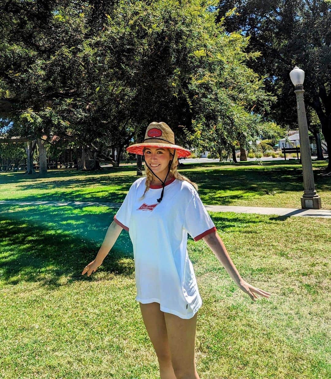 AMIのインスタグラム：「my fav park🤭❤️🔥  #la #angels #billabong #l4l  #california #model #parkphoto」