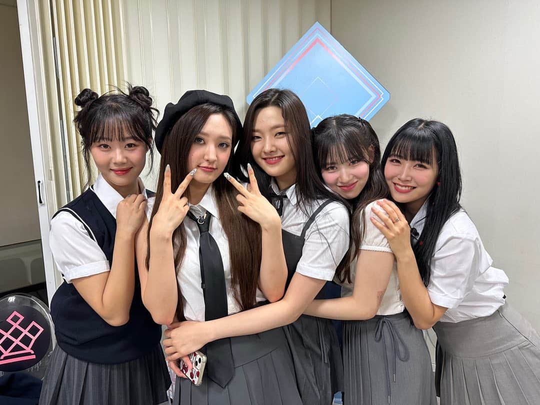 白間美瑠のインスタグラム：「最高のメンバーと最高のステージ✨最高の1ページ❤️❤️  최고의 멤버와 최고의 스테이지✨최고의 1페이지❤ #queendom」