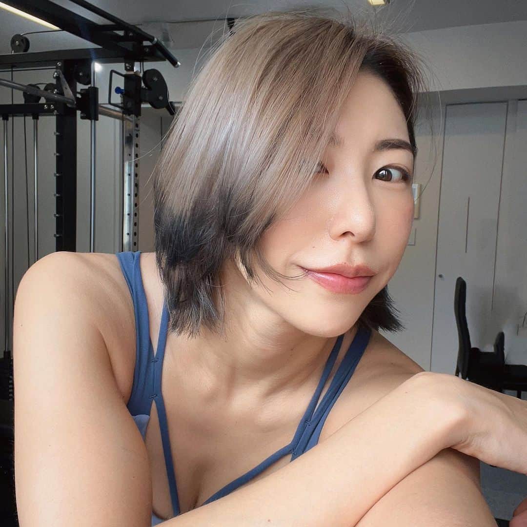 池田ゆりのインスタグラム：「美容院行ってきた🩷  @satoshihair  ありがとう‼️  #美容 #サロン #グラデーション #fitness #恵比寿パーソナルジム #女性トレーナー」