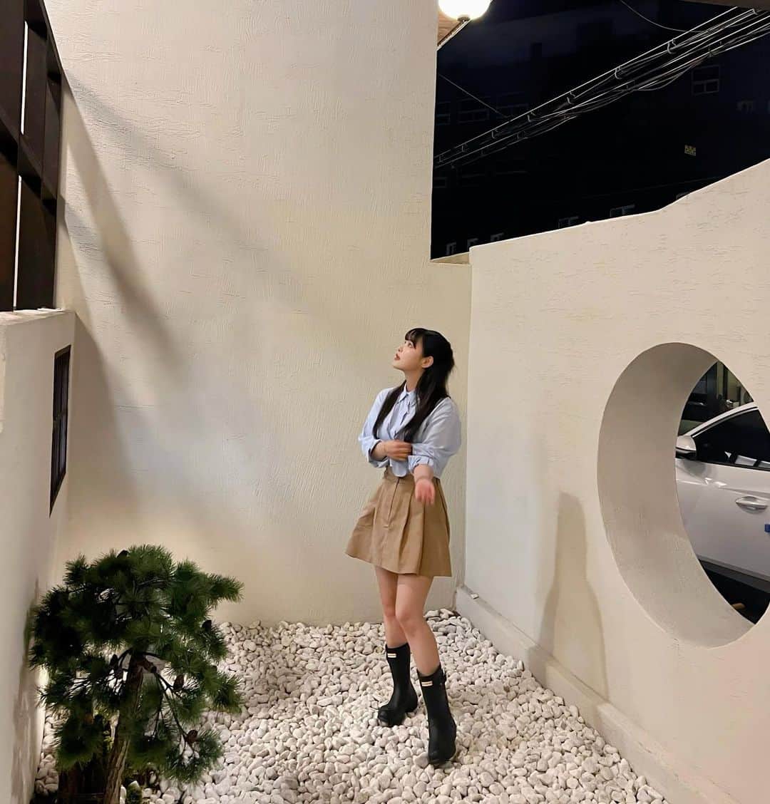 のインスタグラム：「사실 비가 계속 와두 조아😚☔️💞 実は雨がずっと降ってもいいよ💫」