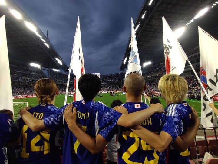 しょっぴーさんのインスタグラム写真 - (しょっぴーInstagram)「がんばれ、日本！！！ 今日は私、仙台には行けませんが、 応援しております！  こちら、めっちゃお気に入り写真✌️ #なでしこジャパン 🏆FIFA 女子 #ワールドカップ 2023 #なでニコ #夢への勇気を  #jfa #daihyo #nadeshiko #ものまねブルー #似笘薫 #似東純也 #前田大自然」7月14日 18時53分 - syoppy0110