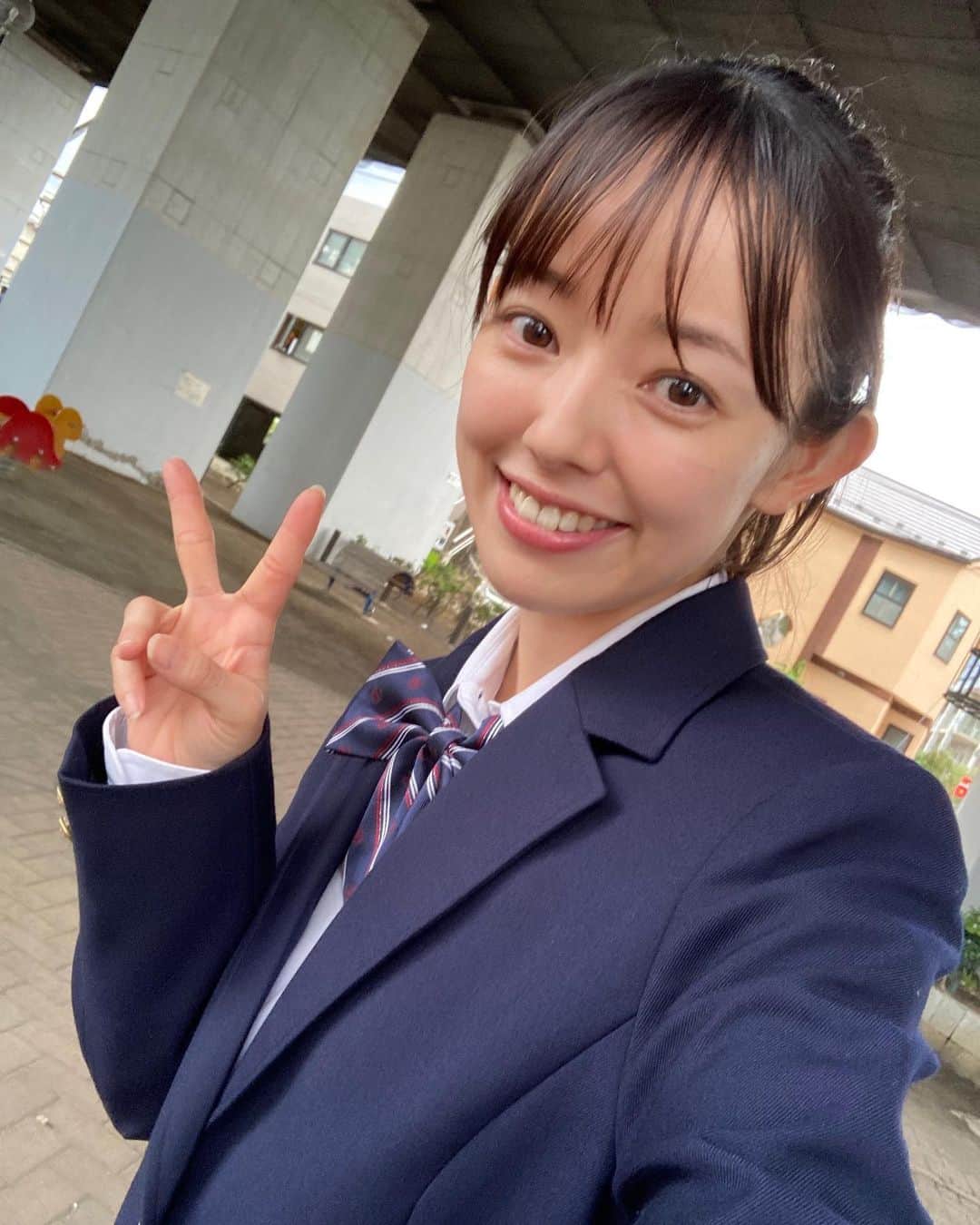 柳生みゆのインスタグラム：「ノンレムの窓、見つけてくださった方ありがとう☺︎まさか32歳にして制服着るとは。。笑🥹でもこのお仕事してるからこそ出来ることだよねぇ✨ #ノンレムの窓」