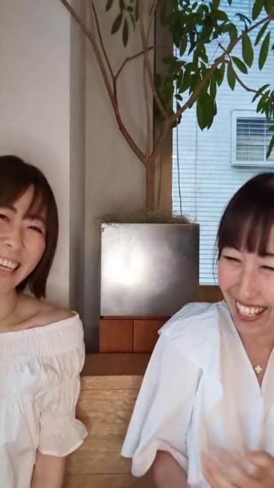 シンシア・ガーデンのインスタグラム：「ようやくお披露目になる @cosmekitchen との共同開発で誕生した 新月ミスト🌑/満月ミスト🌕 私達の心と体は、月の満ち欠けの影響を受けていると言われています。  0になる新月から、フルになる満月まで 次のリズムに合わせた美容方法を取り入れてみませんか？ 毎日を心地よく過ごし、陰も陽も受け入れ愛する自分に...🌙  7/18（火）まで、cosmekitchen公式サイトにて先行予約お受付中です。 ぜひチェックしてみてください🤍✨ ⚠数量限定販売となります。」