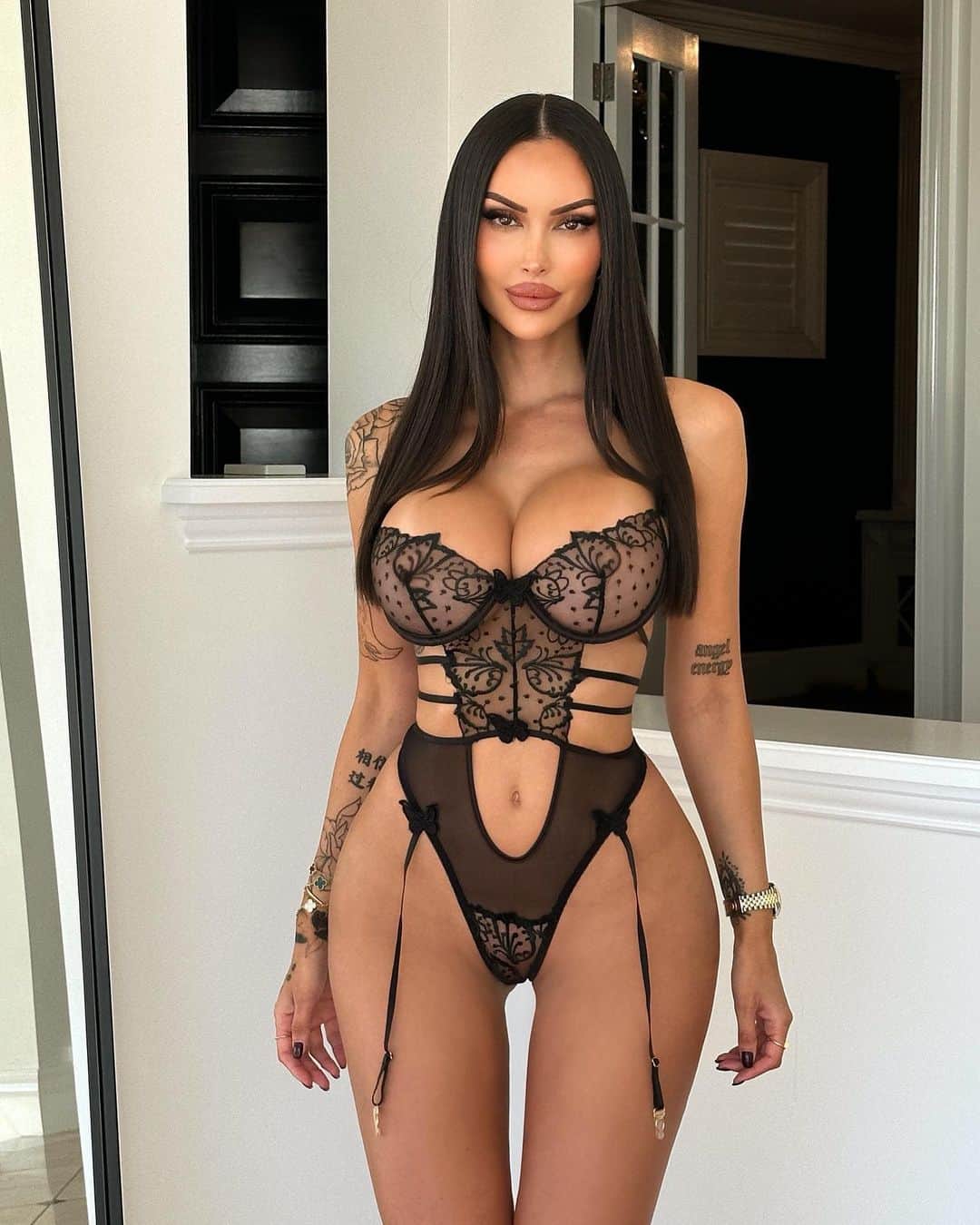 ANNELESE MILTONのインスタグラム：「Forever I’m that girl @FashionNova」