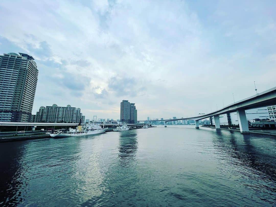 一三さんのインスタグラム写真 - (一三Instagram)「明々後日の海の日は，東京都心でも予想最高気温が38℃らしく外に出たく無いので，一足お先に海を満喫。」7月14日 19時07分 - ichizou.co.jp