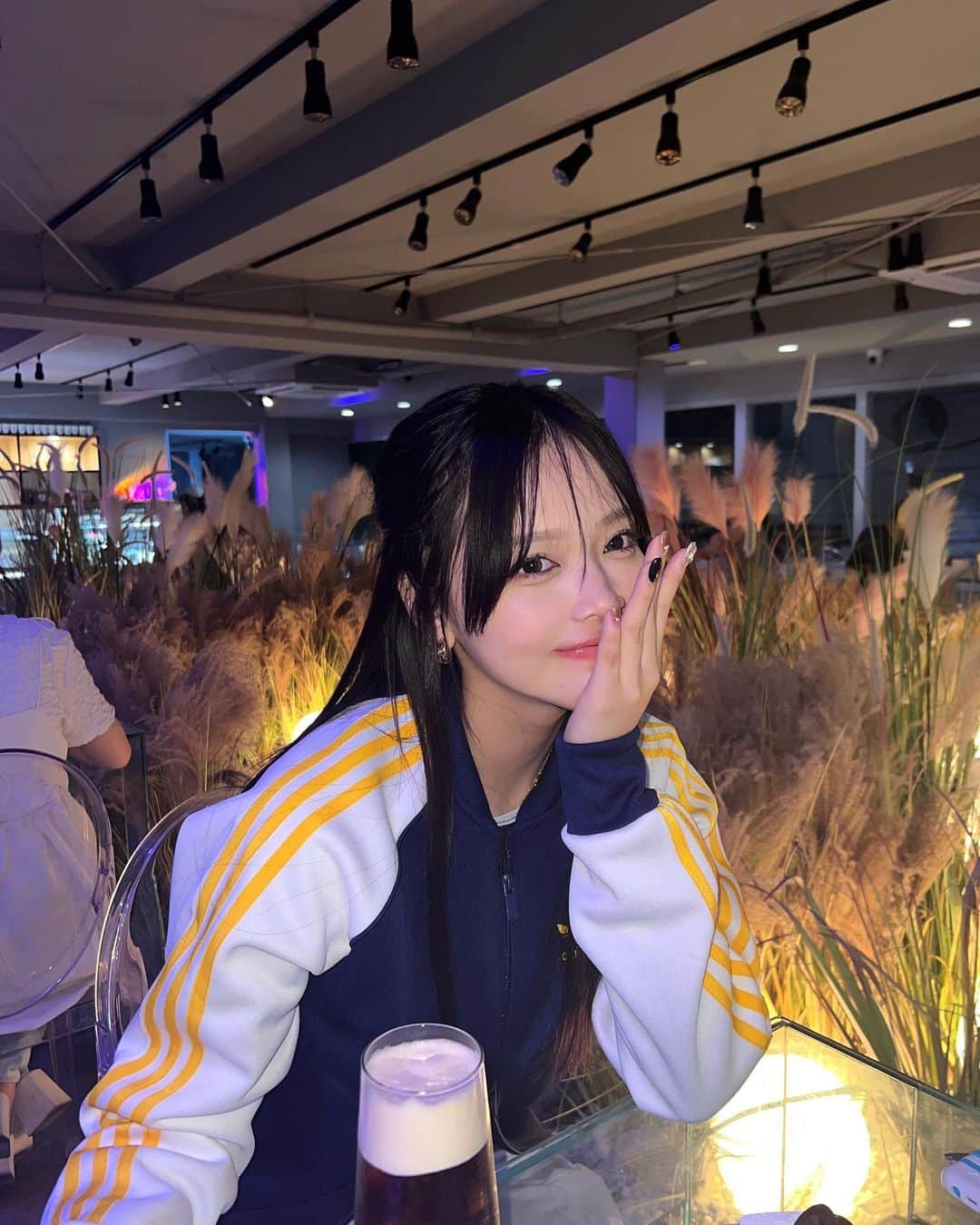 仲本莉絵瑠のインスタグラム：「最近甘いものを食べてストレス解消してる所ある」