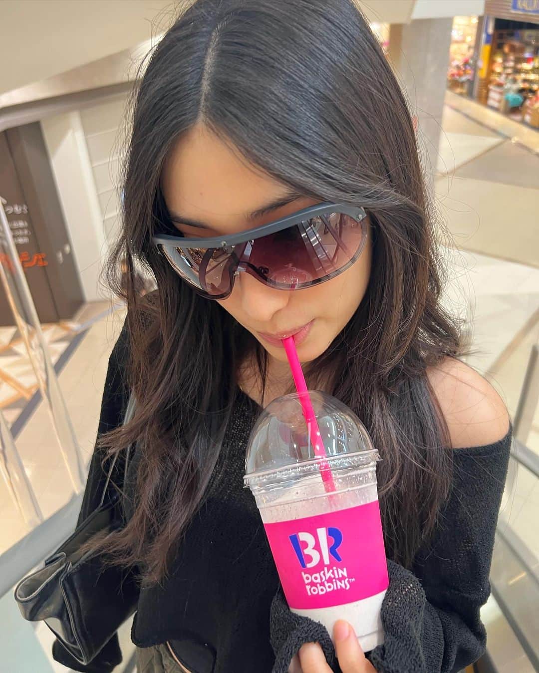 遠藤さくらのインスタグラム：「My hair be finally growing ✨」