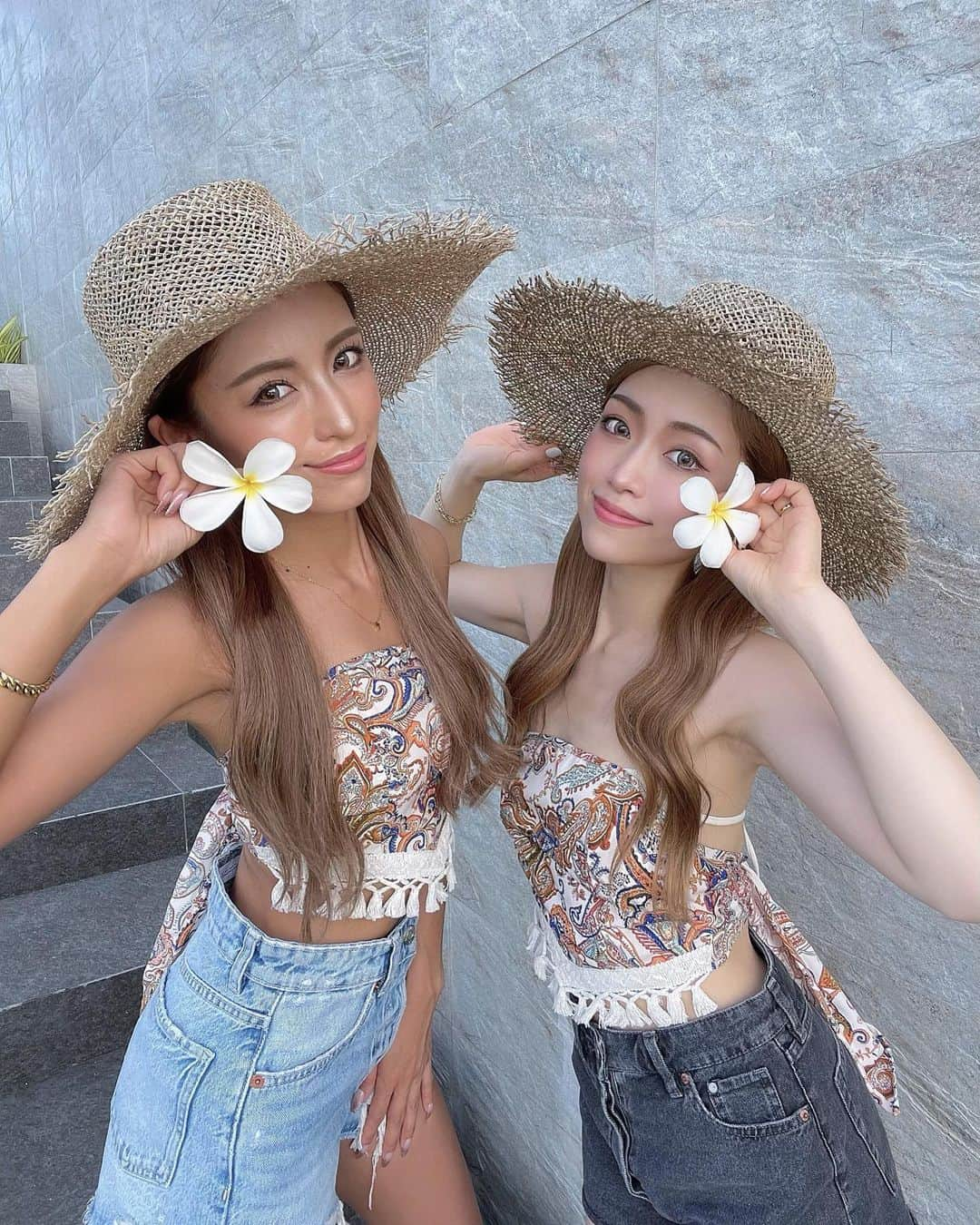 RYOさんのインスタグラム写真 - (RYOInstagram)「twins💞🌵🌈✨  かわいいおみわとっ！ 今年も見事におせろです👧🏼👧🏽  はちゃめちゃでしたけども結果 楽しくて全部いい思い出になった みわと初海外✈️更に仲深まりん🫶🏻  #cebu #loveyourself #twins」7月14日 19時51分 - 24kry