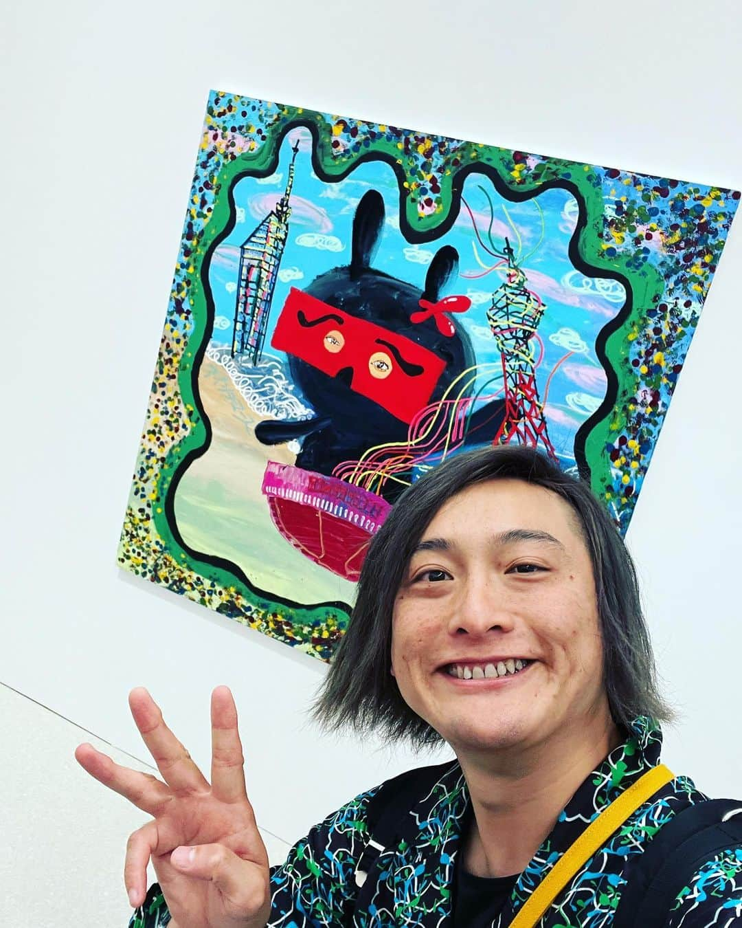 JP（ものまねタレント）さんのインスタグラム写真 - (JP（ものまねタレント）Instagram)「香取慎吾さんの個展‼️福岡県福岡市美術館にて絶賛開催中です‼️  仕事のご依頼はインスタのDMでお問合せください。  Twitterアカウント→　#jpmaesaka Twitterアカウントポケモン→#jp_pkmn YouTubeチャンネル→#モノマネモンスターJP TikTok→#monomamejp #WhoAmITour #福岡市美術館 #香取慎吾 #スリーピース #ものまね代行世代 #ワイドナショー #JPさん #松本人志 #浜田雅功 #ダウンタウン #ものまね芸人 #松本人志ものまね #研音 #川島明ものまね #ラヴィット #滋賀芸人 #農業高校出身 #すべらない話 #IPPONグランプリ #ダウンタウンDX #酒のツマミになる話 #おはスタポケモン部 #ポケモン #しゃべくり007」7月14日 20時03分 - metamonjp