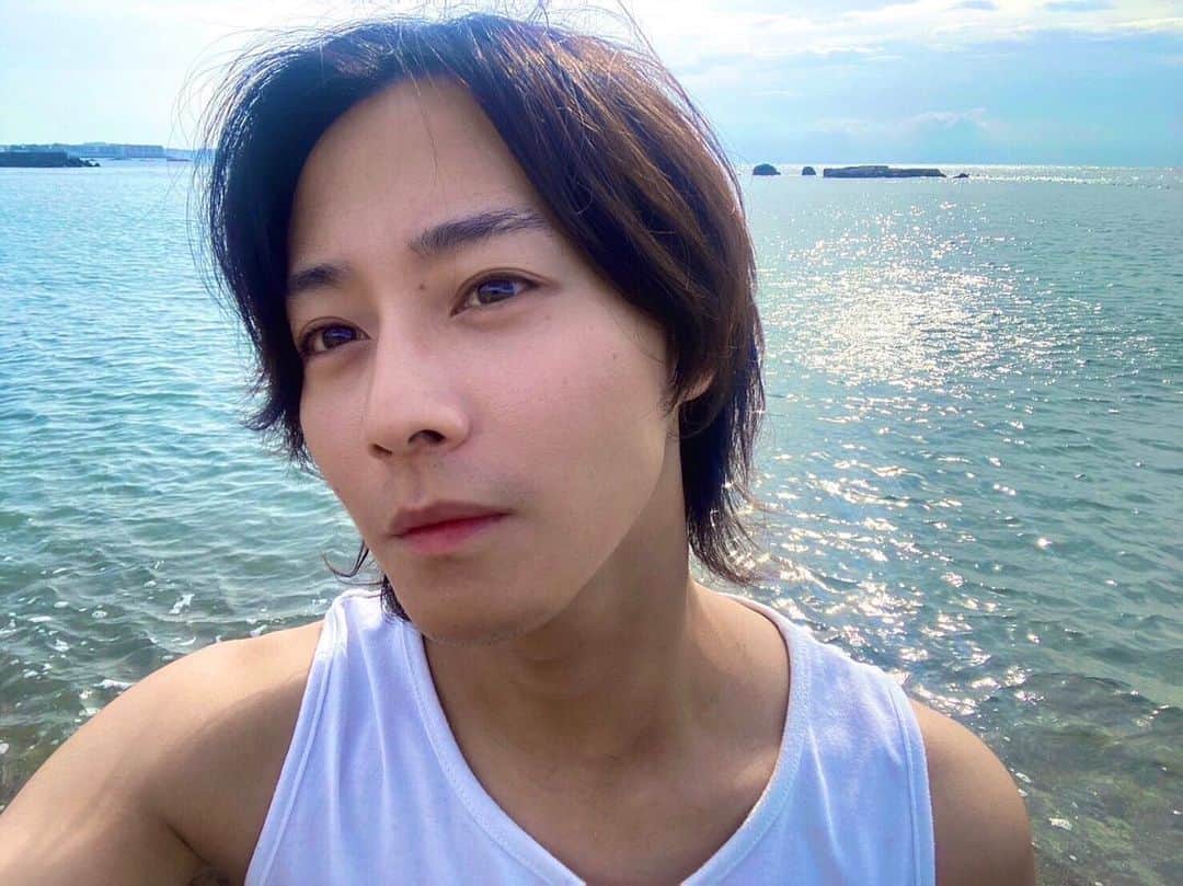 猪野広樹のインスタグラム：「久しぶりに海でぼんやりとリフレッシュ」