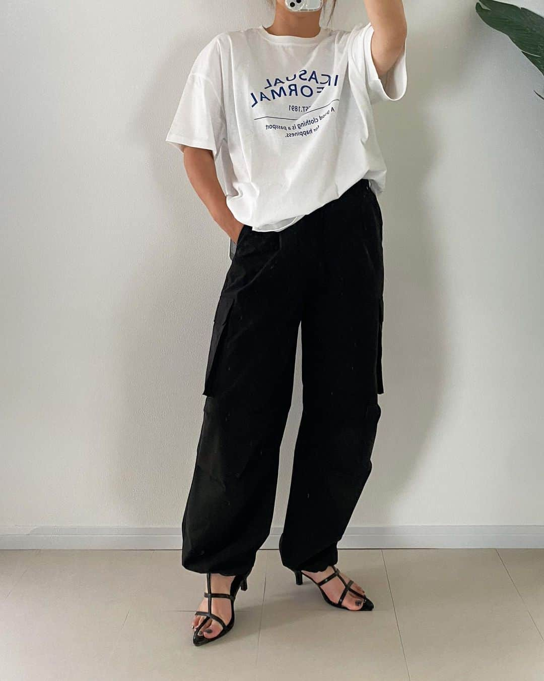 S E I K Oさんのインスタグラム写真 - (S E I K OInstagram)「.  スカートもTシャツも お気に入り❤️ お気に入り詰め込み😚  Tee / @ym.you_and_me  skirt / @andme_official  shoes / #nike #airmaxkoko  bag/ #gu   2枚目のカーゴパンツも GUだよ😆　  _____________________   #ZOZOTOWN#ナイキ#スポーツサンダル#スポサンコーデ#エアマックスココ#カジュアルコーデ#カジュアル#大人カジュアル#オトナカジュアル#gu_for_all #ジーユー#プチプラ#プチプラコーデ#プチプラファッション」7月14日 20時17分 - seco_days