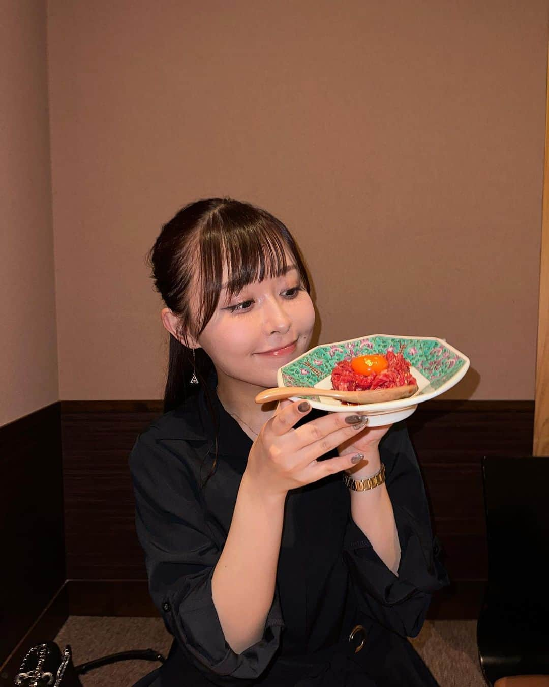 歩乃華（ほのらん）さんのインスタグラム写真 - (歩乃華（ほのらん）Instagram)「🥩  みんなユッケ好き？ 私は1人で二つ食べたことあります🥹笑」7月14日 20時23分 - honoka7000