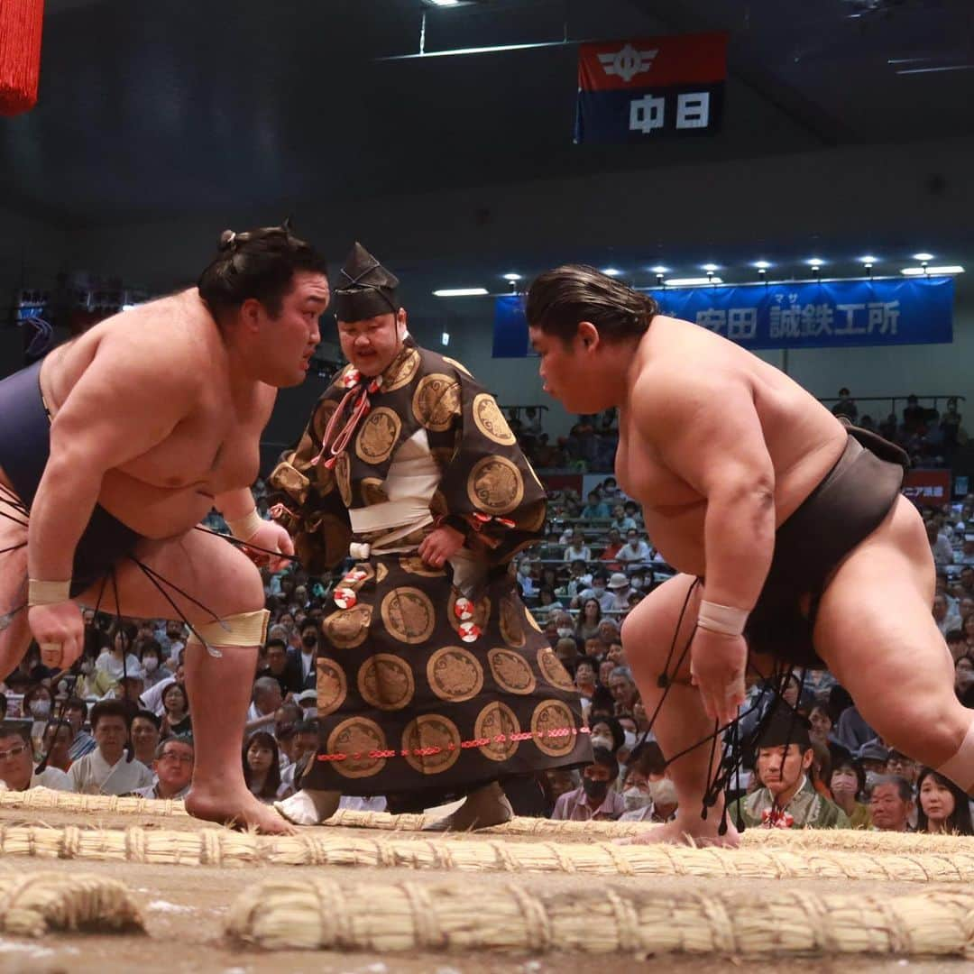 日本相撲協会さんのインスタグラム写真 - (日本相撲協会Instagram)「大相撲名古屋場所六日目！  #錦木　が６連勝で単独トップ！  熱い戦いから目が離せません！  @sumokyokai  #大相撲 #sumo #相撲 #力士 #お相撲さん #japanphoto #sumowrestlers #japanculture  #七月場所 #名古屋場所 #ドルフィンズアリーナ #愛知県体育館 #満員御礼　#宇良　#朝乃山　#水戸龍　#遠藤　#伯桜鵬　#豪ノ山　#琴勝峰　竜電　#湘南乃海　#千代翔馬　#阿武咲　#髙安　#王鵬　#北青鵬　#翔猿　#御嶽海　#阿炎」7月14日 20時29分 - sumokyokai