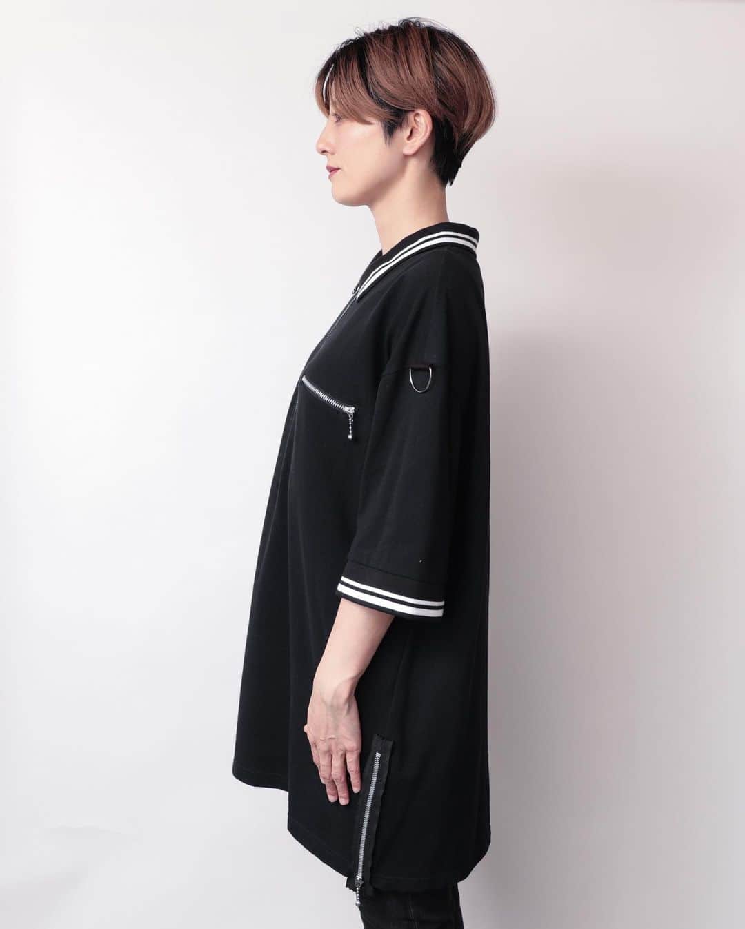 白鳥雪之丞さんのインスタグラム写真 - (白鳥雪之丞Instagram)「"TEARS OF SWAN-SIDE ZIP BIG SILHOUETTE POLO SHIRTS ONE PIECE" ¥29.000(tax in)  "TEARS OF SWAN-SIDE ZIP BIG SILHOUETTE POLO SHIRTS" ¥28.000  上質の鹿の子を使用したビックシルエットポロシャツとワンピースになります。  オーダー頂きました皆様、今月末から順次発送になります!! 札幌PARCO店頭、official webshopにて引き続き販売開始ですので宜しくお願い致します😊💻  (ONE PIECE) https://tears-of-swan.shop-pro.jp/?pid=175144251  (POLO SHIRTS) https://tears-of-swan.shop-pro.jp/?pid=175144215 (今月末発送開始)  @tears_of_swan  #tearsofswan  #poloshirtsonepiece #poloshirt  #ワンピース #ポロシャツワンピース #ポロシャツ #ビッグポロシャツ」7月14日 20時51分 - yukinojoeshiratori