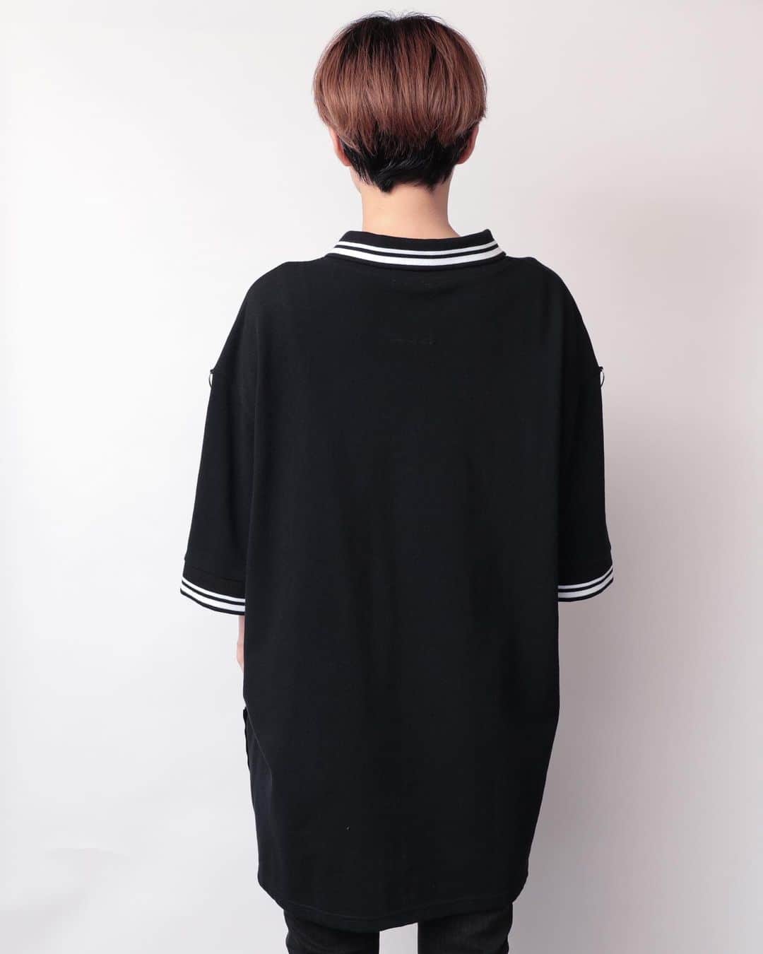 白鳥雪之丞さんのインスタグラム写真 - (白鳥雪之丞Instagram)「"TEARS OF SWAN-SIDE ZIP BIG SILHOUETTE POLO SHIRTS ONE PIECE" ¥29.000(tax in)  "TEARS OF SWAN-SIDE ZIP BIG SILHOUETTE POLO SHIRTS" ¥28.000  上質の鹿の子を使用したビックシルエットポロシャツとワンピースになります。  オーダー頂きました皆様、今月末から順次発送になります!! 札幌PARCO店頭、official webshopにて引き続き販売開始ですので宜しくお願い致します😊💻  (ONE PIECE) https://tears-of-swan.shop-pro.jp/?pid=175144251  (POLO SHIRTS) https://tears-of-swan.shop-pro.jp/?pid=175144215 (今月末発送開始)  @tears_of_swan  #tearsofswan  #poloshirtsonepiece #poloshirt  #ワンピース #ポロシャツワンピース #ポロシャツ #ビッグポロシャツ」7月14日 20時51分 - yukinojoeshiratori