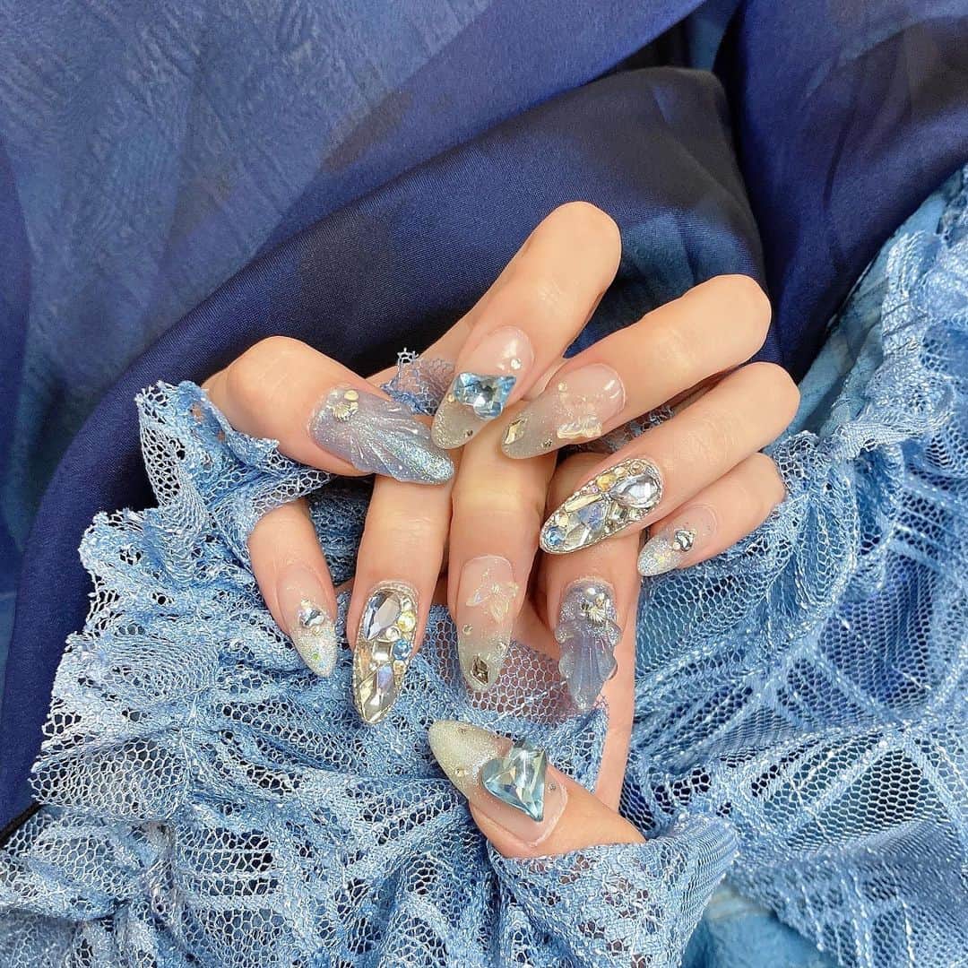 美南れなのインスタグラム：「珍しく水色💎🫧」