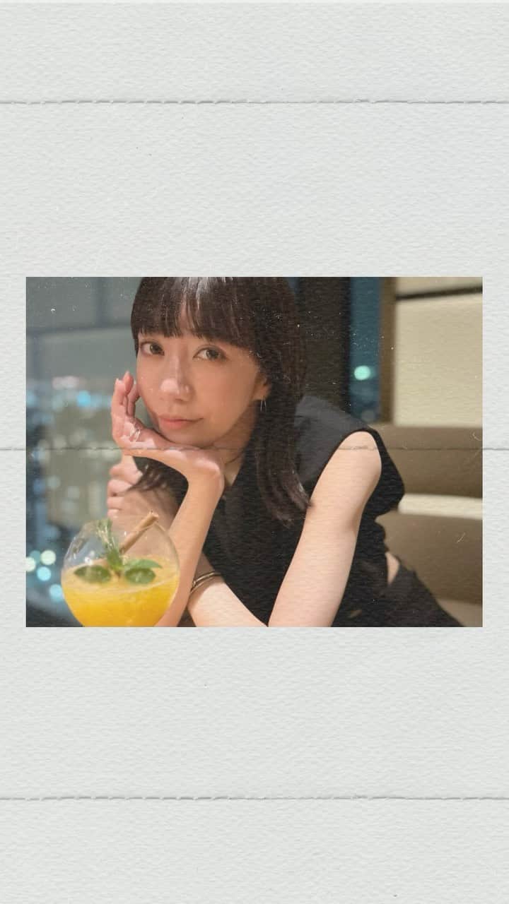 のインスタグラム：「. 先日、横浜にある「The Westin Yokohama」 でステイケーションを楽しんできました🍸  SDGsやウェルビーイング、 そして横浜市との繋がりを 大切にしているホテルということで 様々なホテルのこだわりを感じ、 滞在は非日常的な気分を味わうことができました✨  ホテルのお部屋はもちろんのこと、 ホテル内のレストラン「ブラッスリー・デュ・ケ」のディナーも 横浜にちなんだ様々なカクテルを楽しめる「Code bar」でも 至福の時を過ごしました🍽️🍸  横浜はみなさんとのたくさんの思い出がある大切な場所なので、 また訪れたいと思います🚢  #ウェスティンホテル横浜 #thewestinyokohama  @westinyokohama   #美弥るりか」