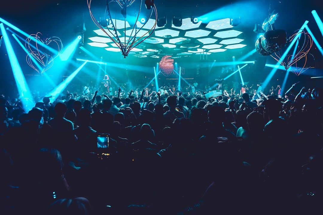 ロビン・シュルツさんのインスタグラム写真 - (ロビン・シュルツInstagram)「thx @pachaofficial 🍒」7月14日 21時32分 - robin__schulz