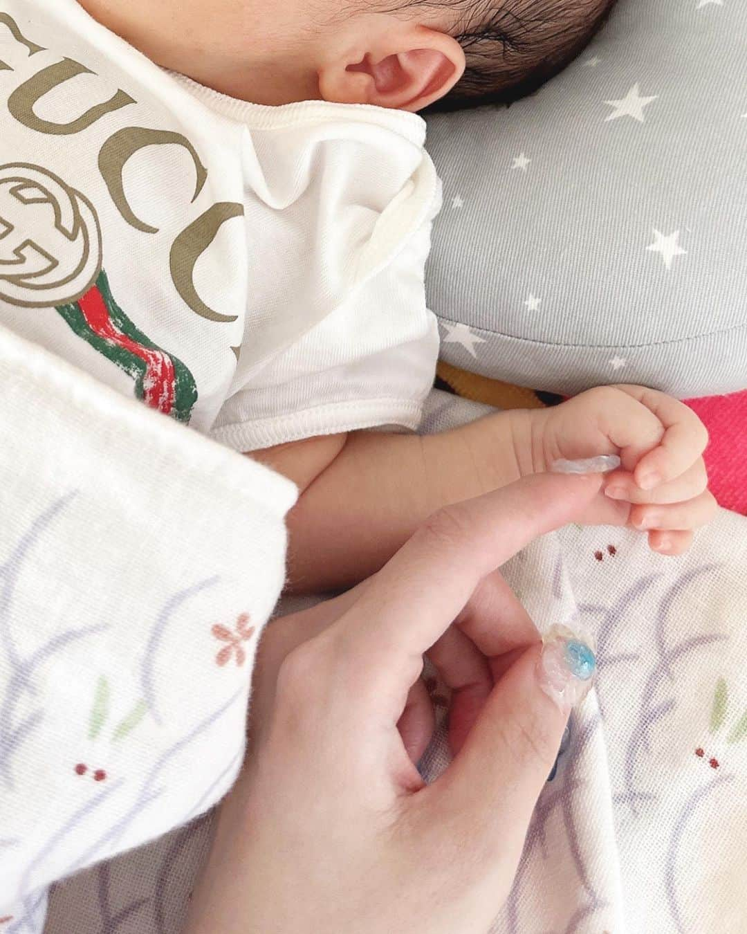 休井美郷さんのインスタグラム写真 - (休井美郷Instagram)「妹(@kyuimika )に👶🏻💕が産まれて、会いに行ってきました…‪🫶🏻‎🤍  早速貢ぎ出すおばさん。🙋‍♀️」7月14日 21時32分 - kyuui_misato