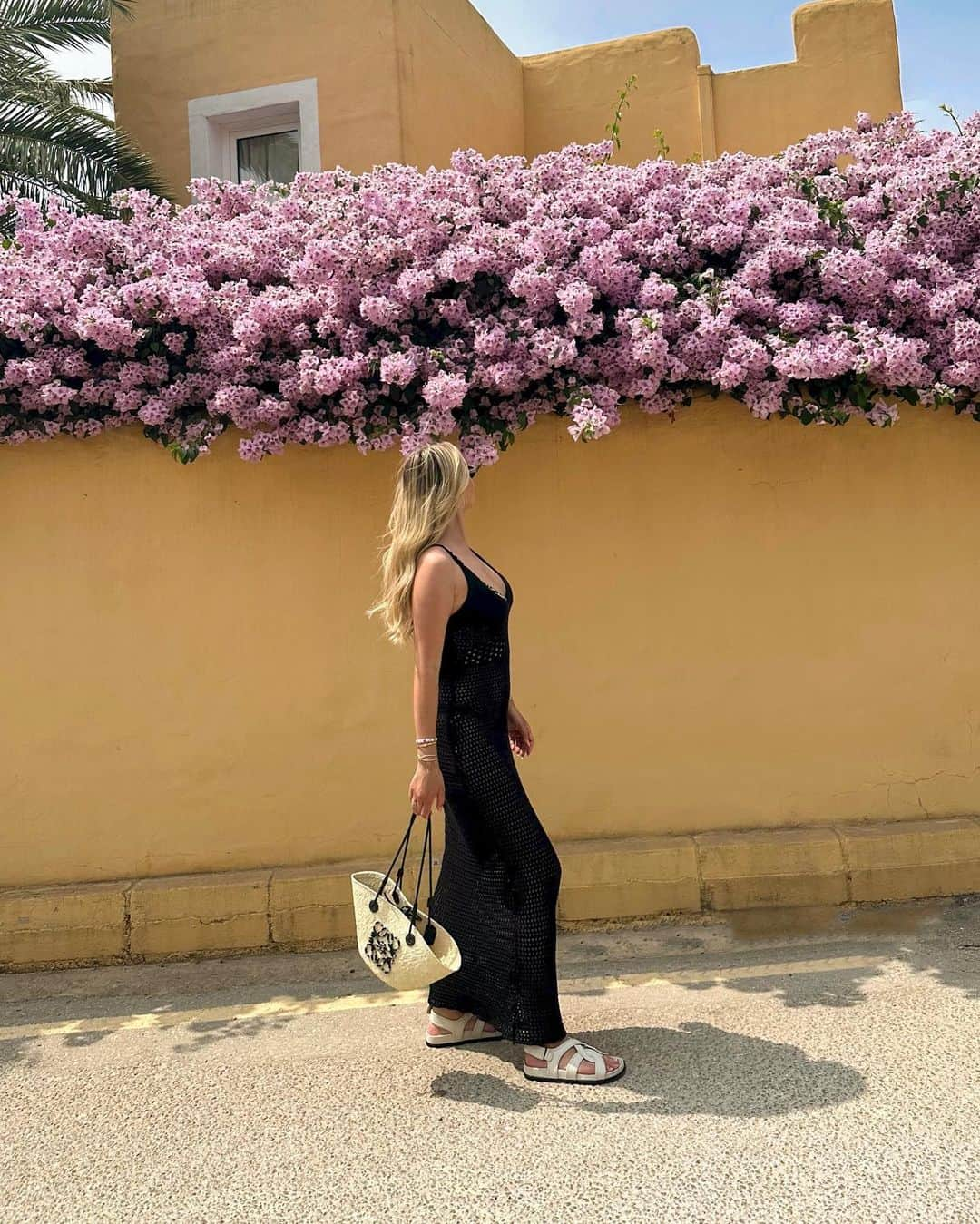 Dagi Beeさんのインスタグラム写真 - (Dagi BeeInstagram)「32 °C 🌸」7月14日 21時37分 - dagibee