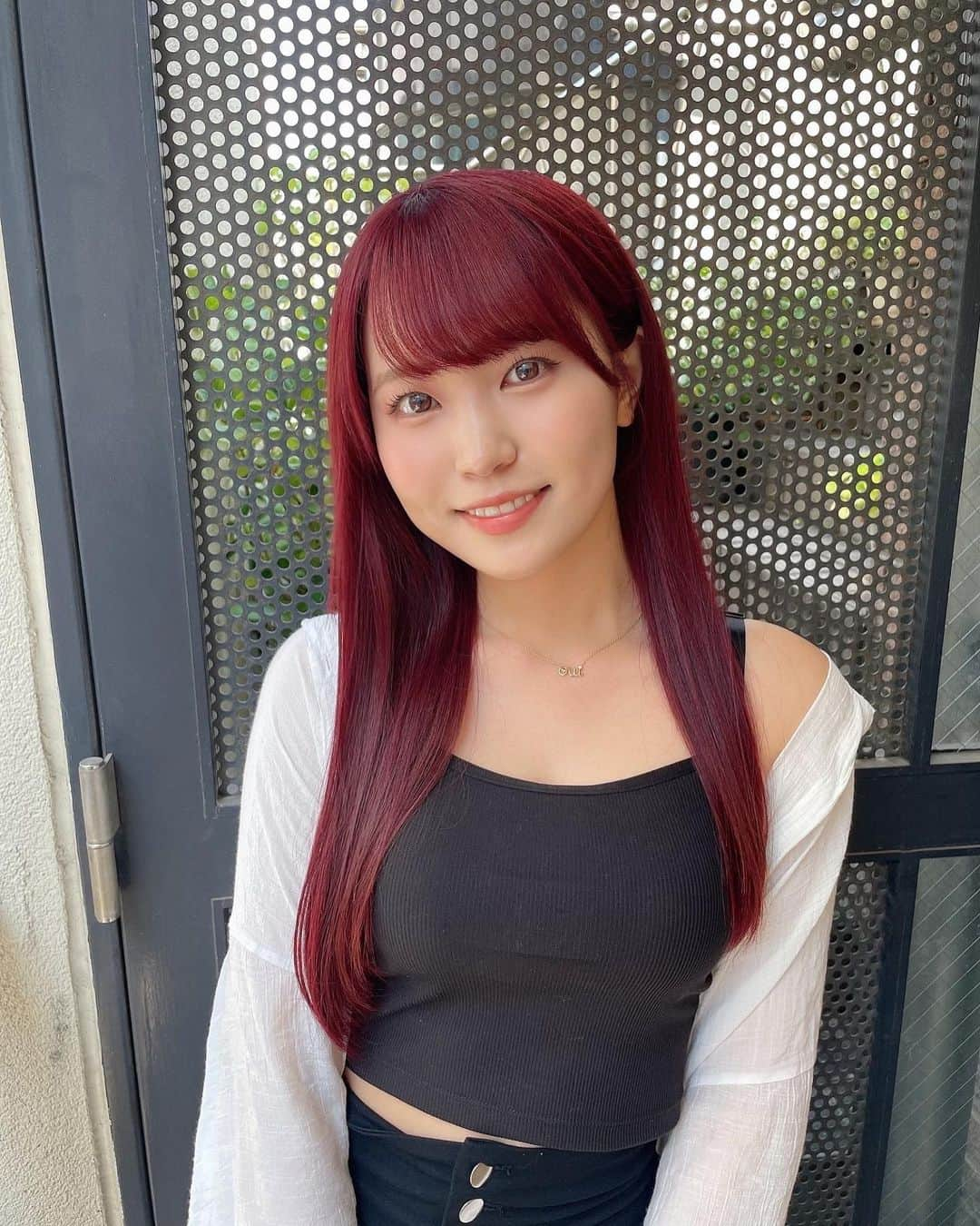 山戸優さんのインスタグラム写真 - (山戸優Instagram)「坂東遥ちゃん(@b.haruka1103)NewHair✂︎✂︎✂︎  アクセントカラーを使ってチェリーレッドにしてイメチェンだよ🍒  トリートメントもしたよ！  いつもありがとう！  #坂東遥 #YMTworks#YMTcolor」7月14日 21時38分 - yamatoyu