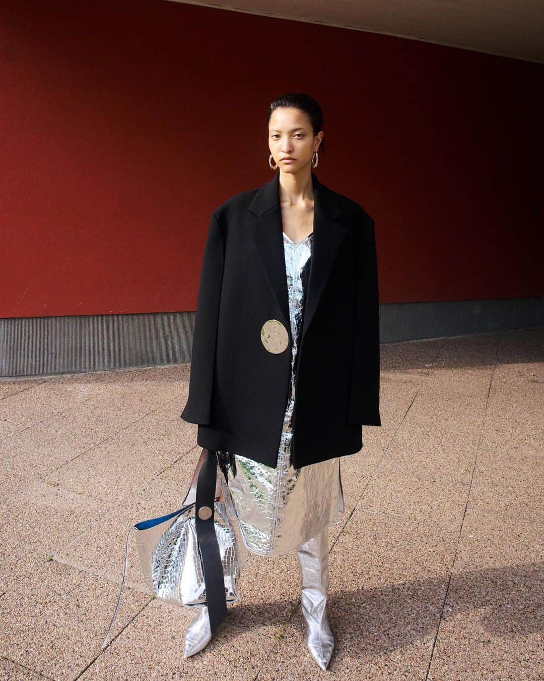 ジルサンダーのインスタグラム：「#JILSANDER Women’s Resort 24 Collection  @chris.rhodes   #JilSanderbyLucieandLukeMeier」