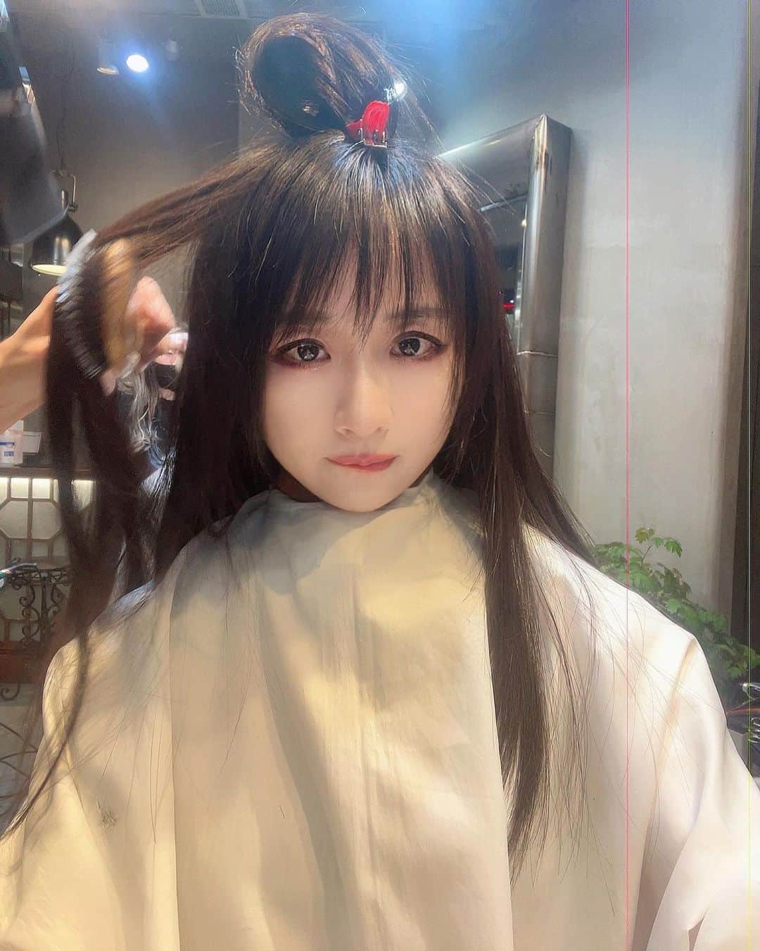 久保亜沙香のインスタグラム：「仕込み初日✂️📍  髪まとまってうれしい。」