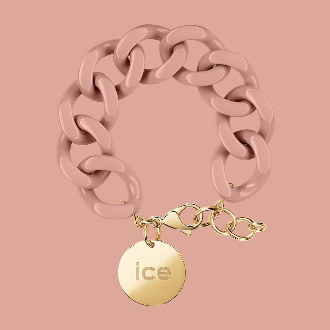 アイスウォッチのインスタグラム：「An elegant watch, a chic bracelet: a unique style! ✨🌸  #icewatch #icejewellery #matchyourwatch #jewellery #bracelet #chic #rose #fallrose #chain #chunkychain #beauty #matchyourwatch」