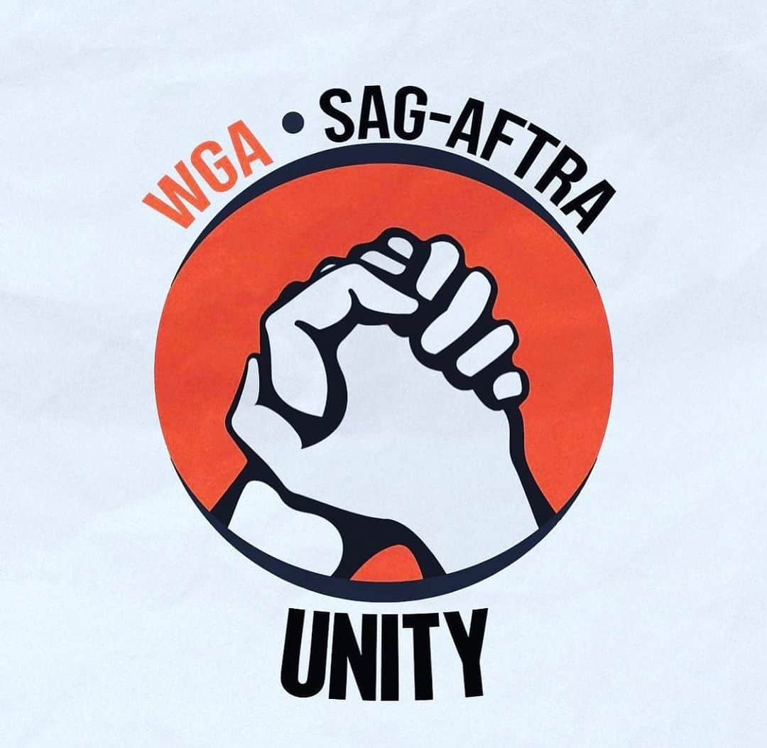 マイケル・マラーキーのインスタグラム：「power to the people #sagaftrastrong #sagaftrastrike」