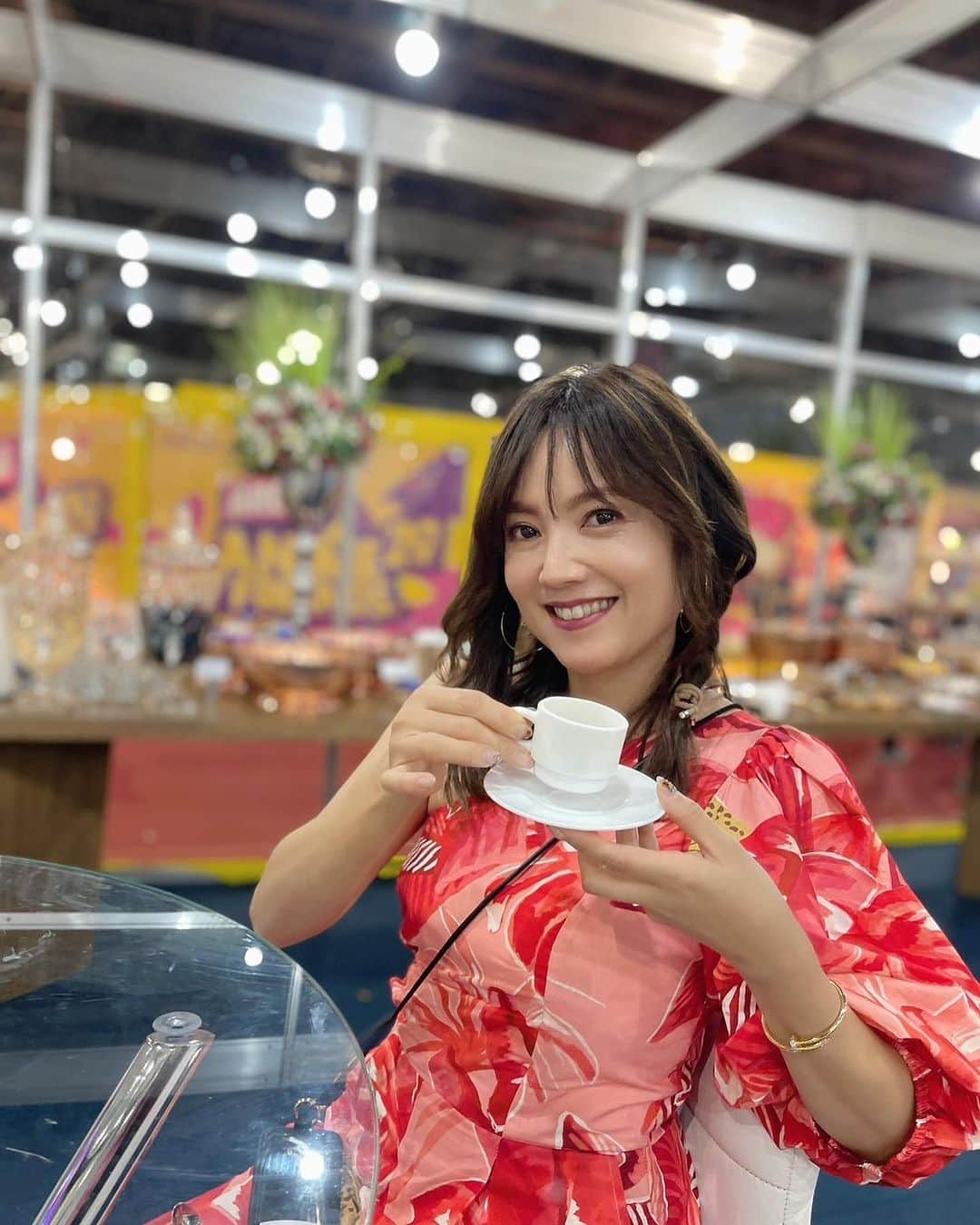 のインスタグラム：「Hola🇧🇷  @animefriends   Estou em São Paulo. Estou indo ao Anime Friends hoje.  Estoy en São Paulo. Hoy voy a Anime Friends.  I am in São Paulo. I am going to Anime Friends today.  #yumimatsuzawa #松澤由美 #松澤由実 #聖闘士星矢 #機動戦艦ナデシコ #メンバーシップ #ツイキャス #アニソン #アニソン好きと繋がりたい #ラグナロクマスターズ #松澤由実のアニソンフラッグ   #knightsofthezodiac  #animefriends」