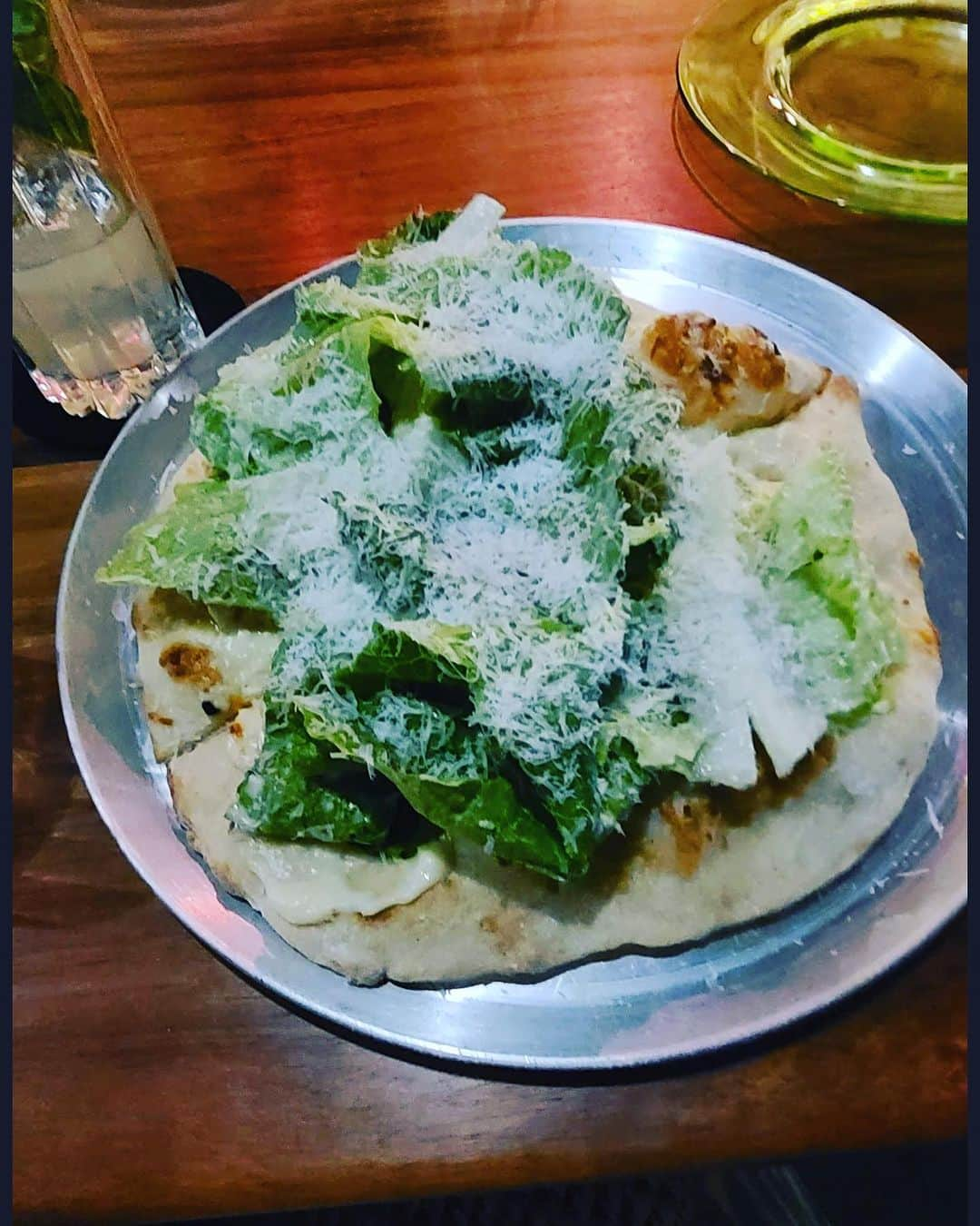 トームさんのインスタグラム写真 - (トームInstagram)「Some highly memorable food moments from the last month   Cesar Salad Pizza @anonimo.rest (w a side of Cesar Salad and zucchini mint parpadelle of my dreams; leftovers for breakfast equally as thrilling)   Spanish Tomato Bread @baramericanonyc (preceding anchovies and more Cesar Salad, very good crudo and a Sherry Martini)  A Pirata and unbelievable bean soup @taqueriaorinoco (plus condiment tray from heaven, salsas from hell)  A classic flan from @elcalifa_mx (w dulcedeleche and condensed milk, consumed in bed, after a huge meal at @cantonmexicali )  Super simple Tacos w the freshest softest tortillas on the go at Taqueria el Califa de Leon in #SantaMariaRibera  Zuchinni Flower omelette at a fancy brunch at classic  @restaurante_el_cardenal   Breakfast, lunch and dinner w a view at the best restaurant in #ValledeBravo #lamichoacana   Tangerine dream desert @chokolatp   Zuchinni Flower and Mint pizza @lardomexico w a spritz   @kfc w @albertopereraa straight out of the bucket, on a rooftop in #MexiciCity before my flight back to #NYC」7月14日 22時08分 - tomenyc