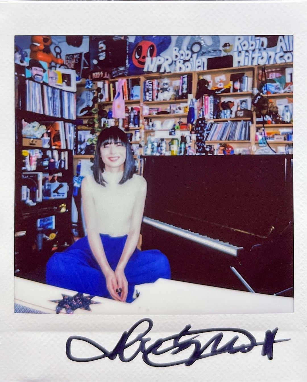 アリス＝紗良・オットさんのインスタグラム写真 - (アリス＝紗良・オットInstagram)「#tinydesk • The widely acclaimed pianist serves up nearly 200-year-old music by Chopin mixed with a contemporary work that looks back in time.⁠ ⁠ 🔗 Tap the link in our bio to watch @alicesaraott_official's full Tiny Desk concert」7月14日 22時17分 - alicesaraott_official