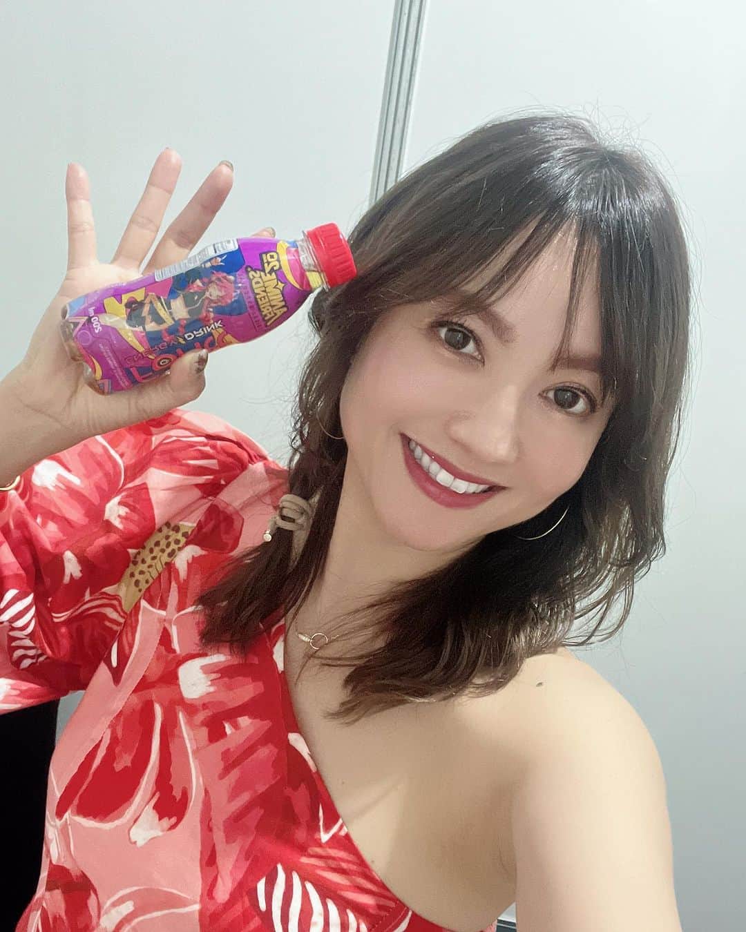 のインスタグラム：「Hoje estarei em uma coletiva de emprensa 13:30 e estarei respondendo perguntas do público 17h. Espero por vocês no Anime Friends!  #yumimatsuzawa #松澤由美 #松澤由実 #聖闘士星矢 #機動戦艦ナデシコ #メンバーシップ #ツイキャス #アニソン #アニソン好きと繋がりたい #ラグナロクマスターズ #松澤由実のアニソンフラッグ   #knightsofthezodiac @animefriends  #animefriends」