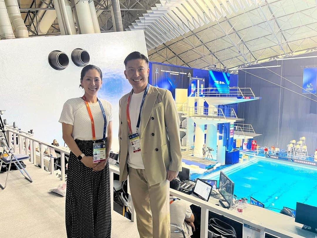 中川真依のインスタグラム：「. いよいよ開幕した世界水泳🏊‍♀️✨✨✨  飛込も今日から予選が始まりました‼️  私は明日から @ken_terauchi_87 さんと共に 解説を務めます‼🫡️✨  今回は、来年の パリオリンピックの選考会ということもあり 世界各国からたくさんの選手が 集まっています‼️  皆さん応援よろしく お願いします✊✊‼🇯🇵️✨✨  私も選手の凄さや飛込の魅力が たくさんの人に伝わるよう 頑張ります💪😆✨  #世界水泳 #世界水泳福岡 #飛込 #オリンピック #がんばれ日本」