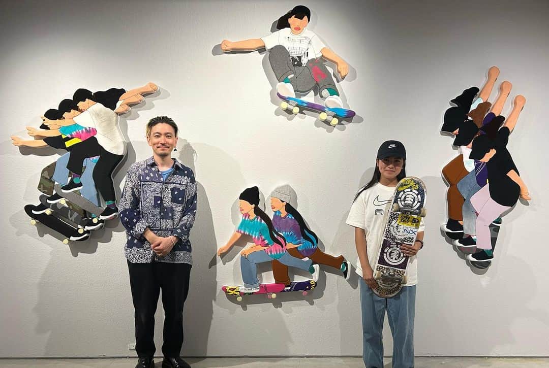 中山楓奈さんのインスタグラム写真 - (中山楓奈Instagram)「アーティストの谷敷謙さん @yashiki_ken に私の古着を使ったアートを作っていただきました！！去年、Hollywood 16でフロントKをしたときの服やBerricsで滑ってボロボロになった服も使ってもらいました👖✨  とても素敵でほんとに嬉しいです！！ ぜひ個展で見てもらえたら嬉しいです！  販売もしていて、売り上げの一部を私の活動費として寄付してくださいます🙇‍♀️本当にありがとうございます！ --------- 谷敷さん個展「Boundary Laundry」 場所：GINZA SIX 銀座 蔦屋書店内 　　　アートスペース 期間：7月15日(土)〜8月2日(水) ----------  @murasakisports_official  @nikesb  @elementskateboards  @elementjapan  @diamondsupplyco  @ninja_bearing  #NiXJAPAN #ちなつ均整院」7月14日 22時20分 - funa_nakayama