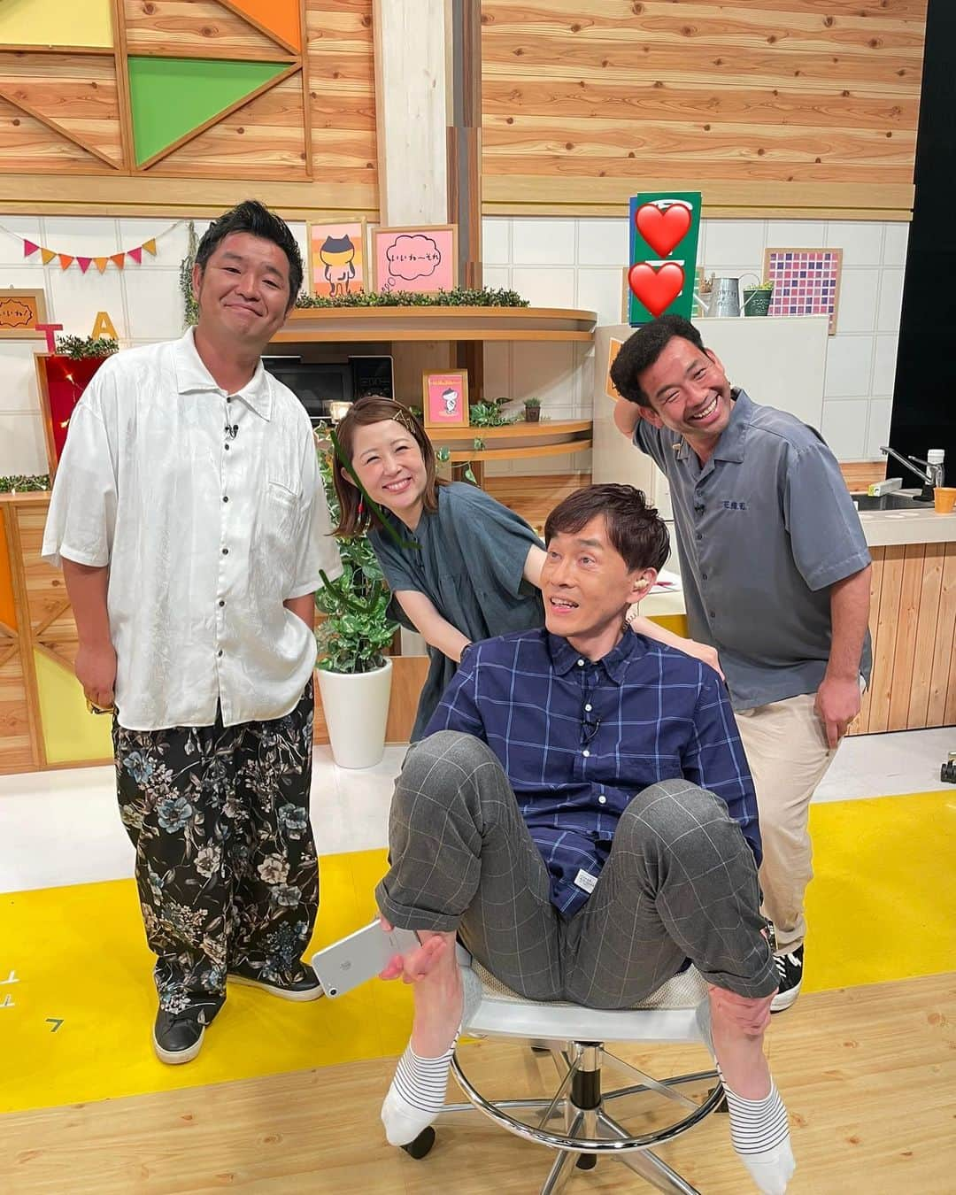 村上めぐみさんのインスタグラム写真 - (村上めぐみInstagram)「. 今日も楽しく生放送📺 ひっっっさしぶりのもっこすさん🫶 . 10年前の写真と比較してみました← . みんなわっかぁぁぁぁぁぁ🤯❗️❗️❗️www . #てれビタ #てれビタevery #もっこすファイヤー さん #10年前 て🤯‼︎ . 上野さんが眼鏡なのも🥸懐かしい←」7月14日 22時28分 - megumi010227