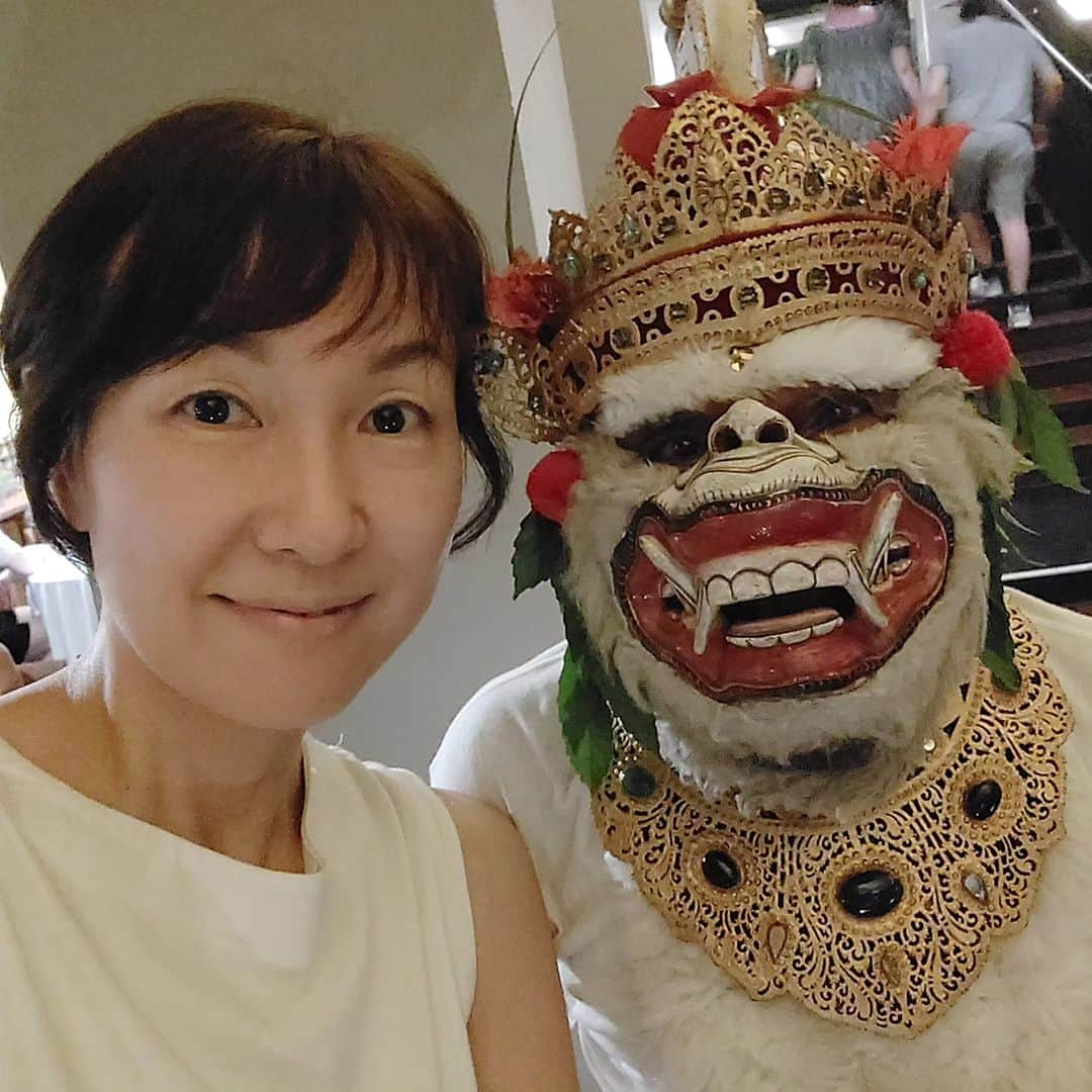 島本美由紀さんのインスタグラム写真 - (島本美由紀Instagram)「・ 大好きな猿神、 『ハヌマーン』とパチリ📸 マヤウブドのケチャ、 すごく楽しかった～❤️ 金曜に宿泊したらぜひ見てほしいな✨  #島本美由紀  #ハヌマーン  #猿神  #マヤウブドのケチャダンス  #マヤウブド」7月14日 22時29分 - miyuki_shimamoto